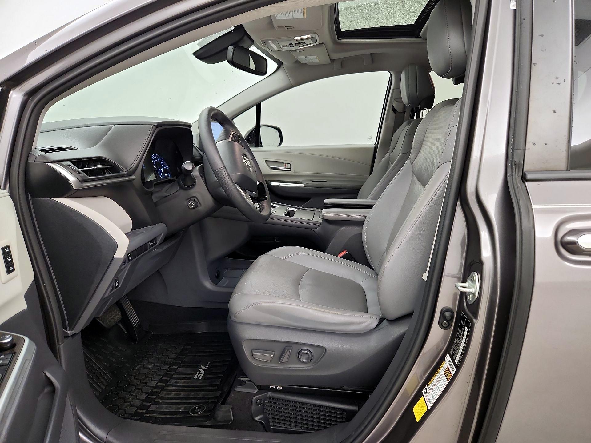 Thumbnail: 2021 Toyota Sienna - 11