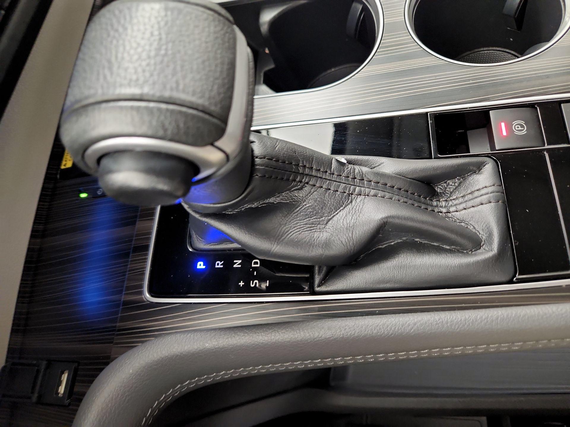 Thumbnail: 2021 Toyota Sienna - 18