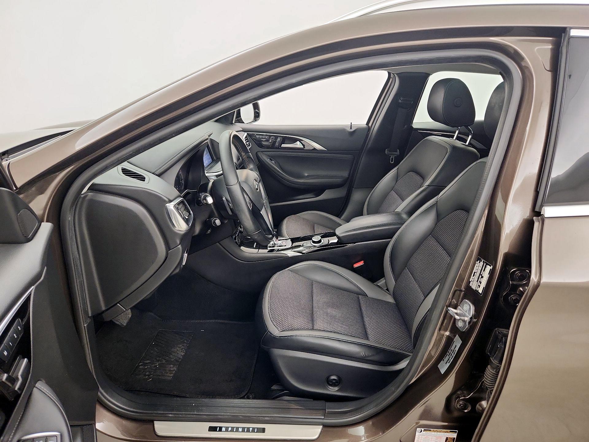 Thumbnail: 2019 INFINITI QX30 - 11
