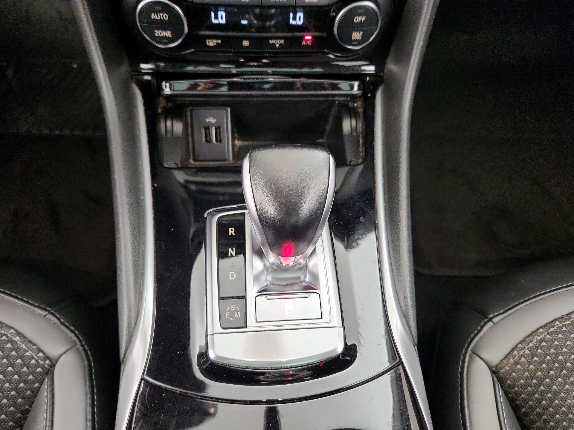 Thumbnail: 2019 INFINITI QX30 - 17