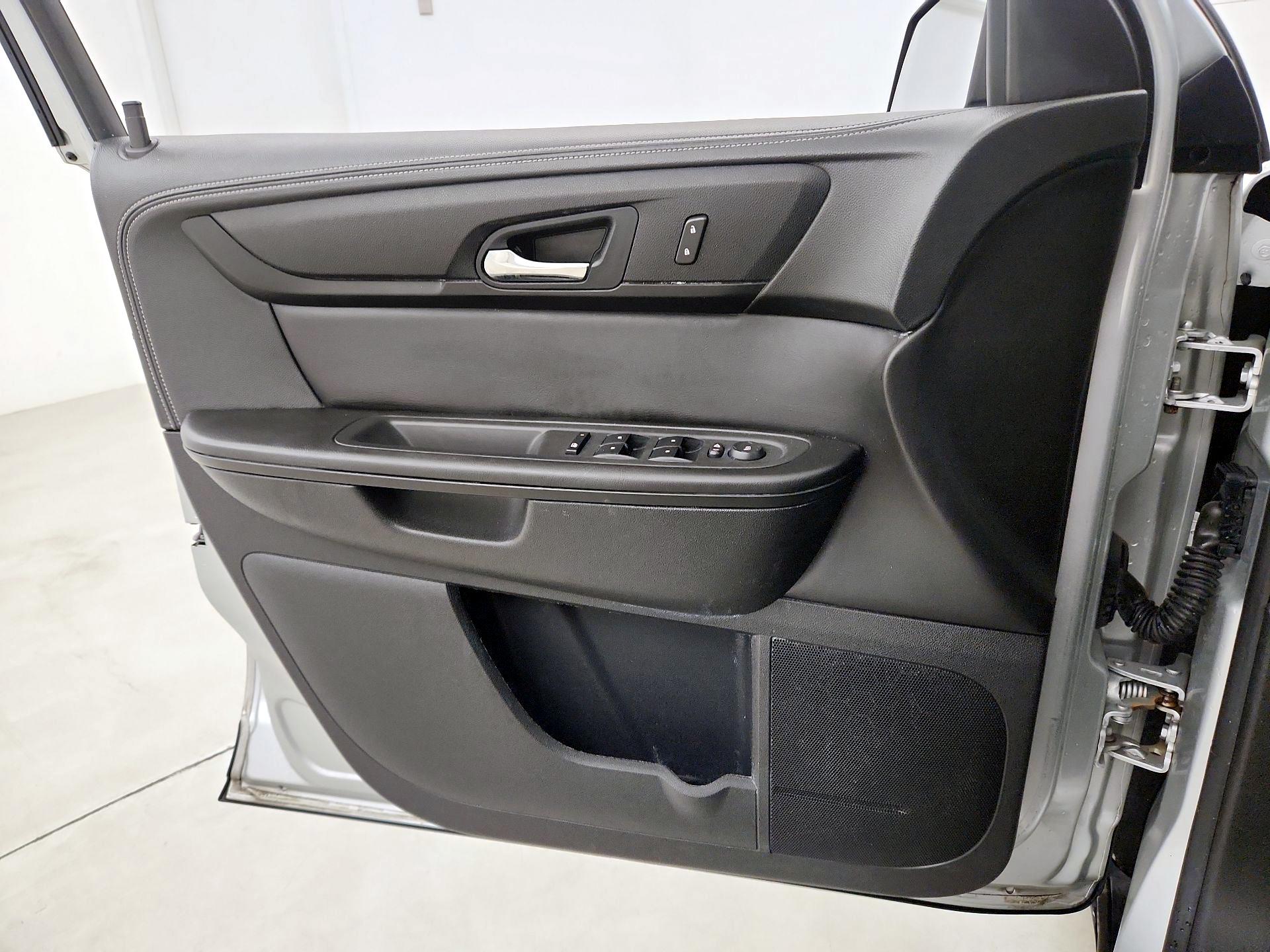 Thumbnail: 2016 GMC Acadia - 12
