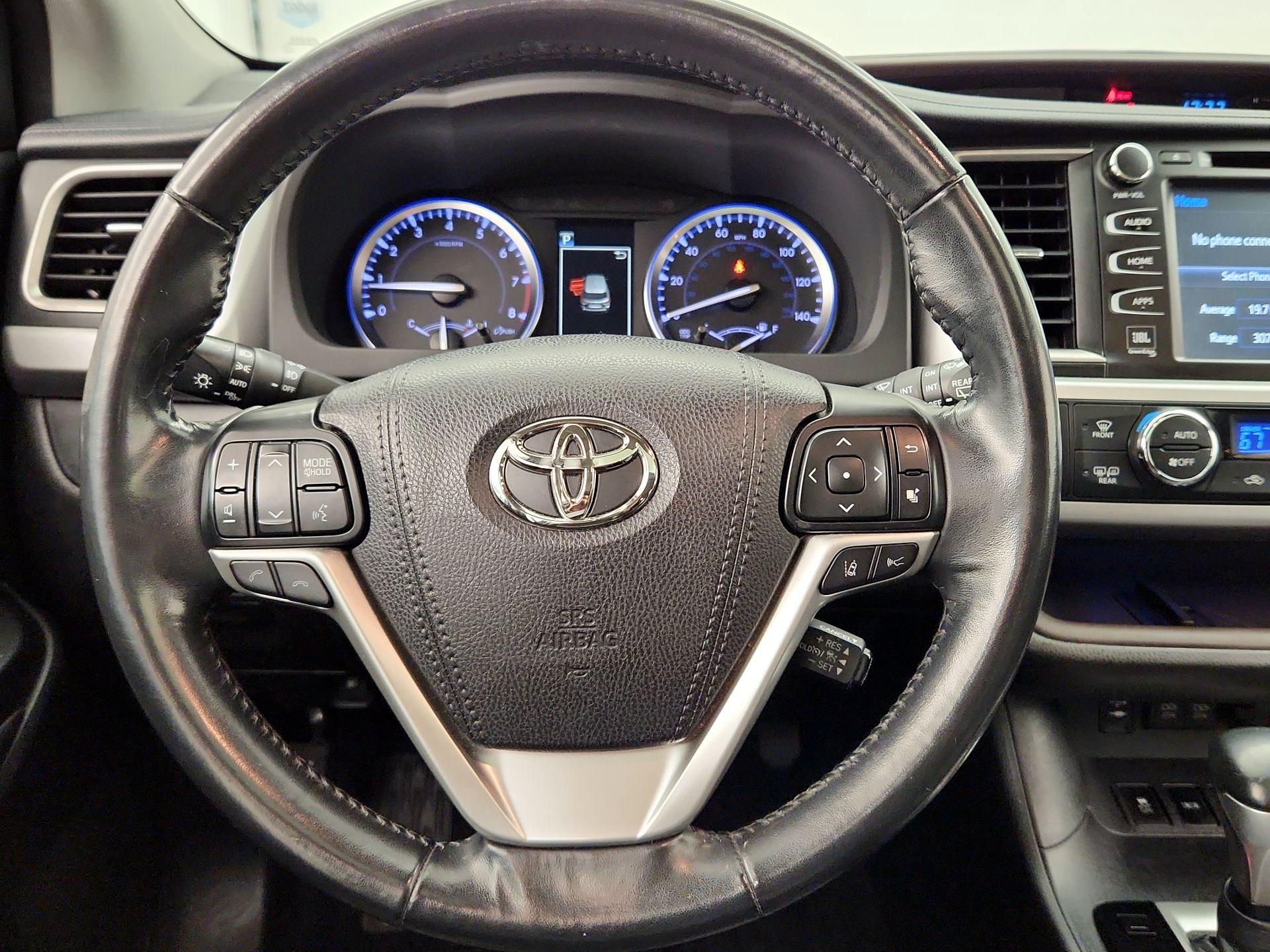 Thumbnail: 2018 Toyota Highlander - 10