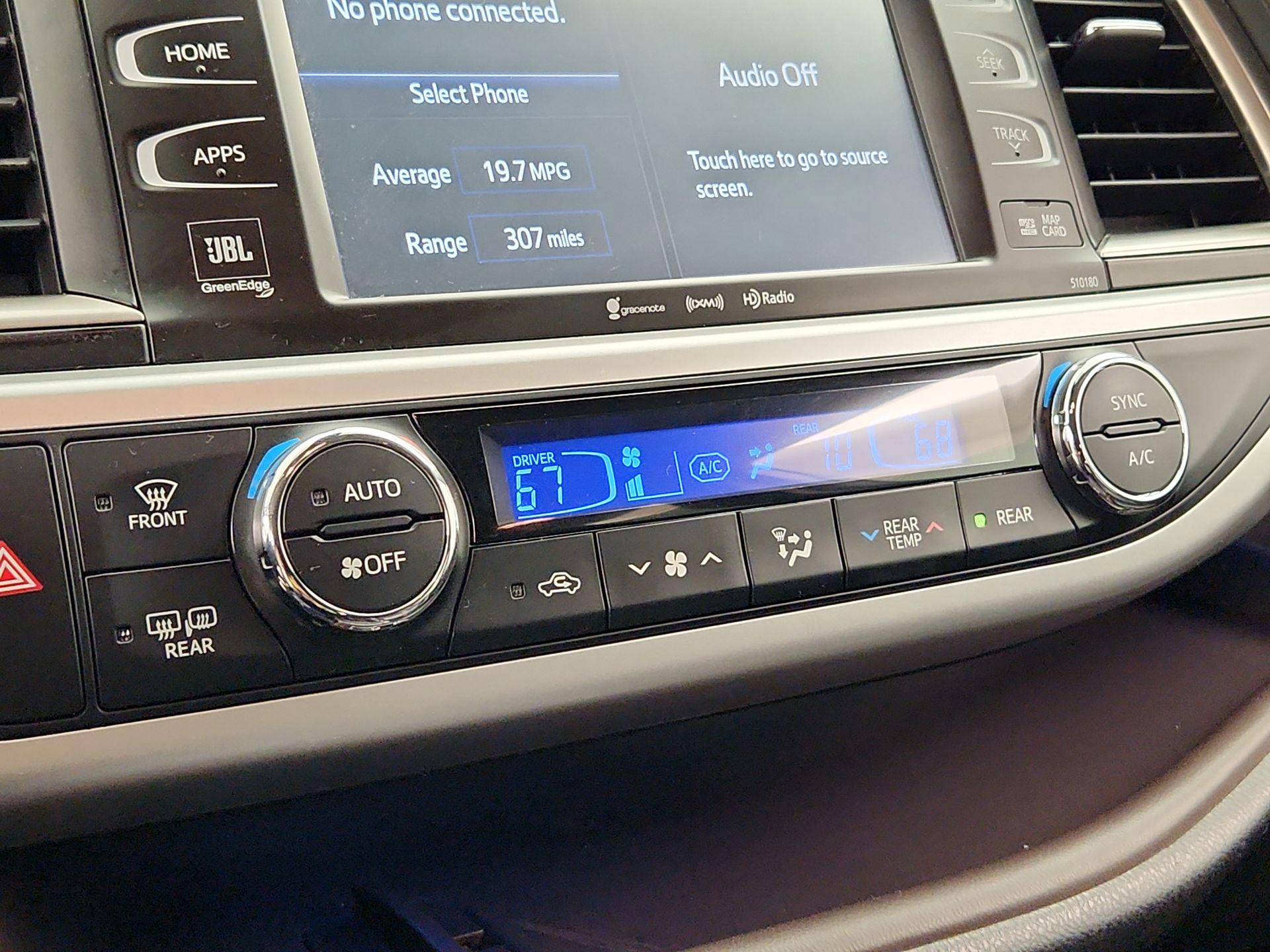 Thumbnail: 2018 Toyota Highlander - 17