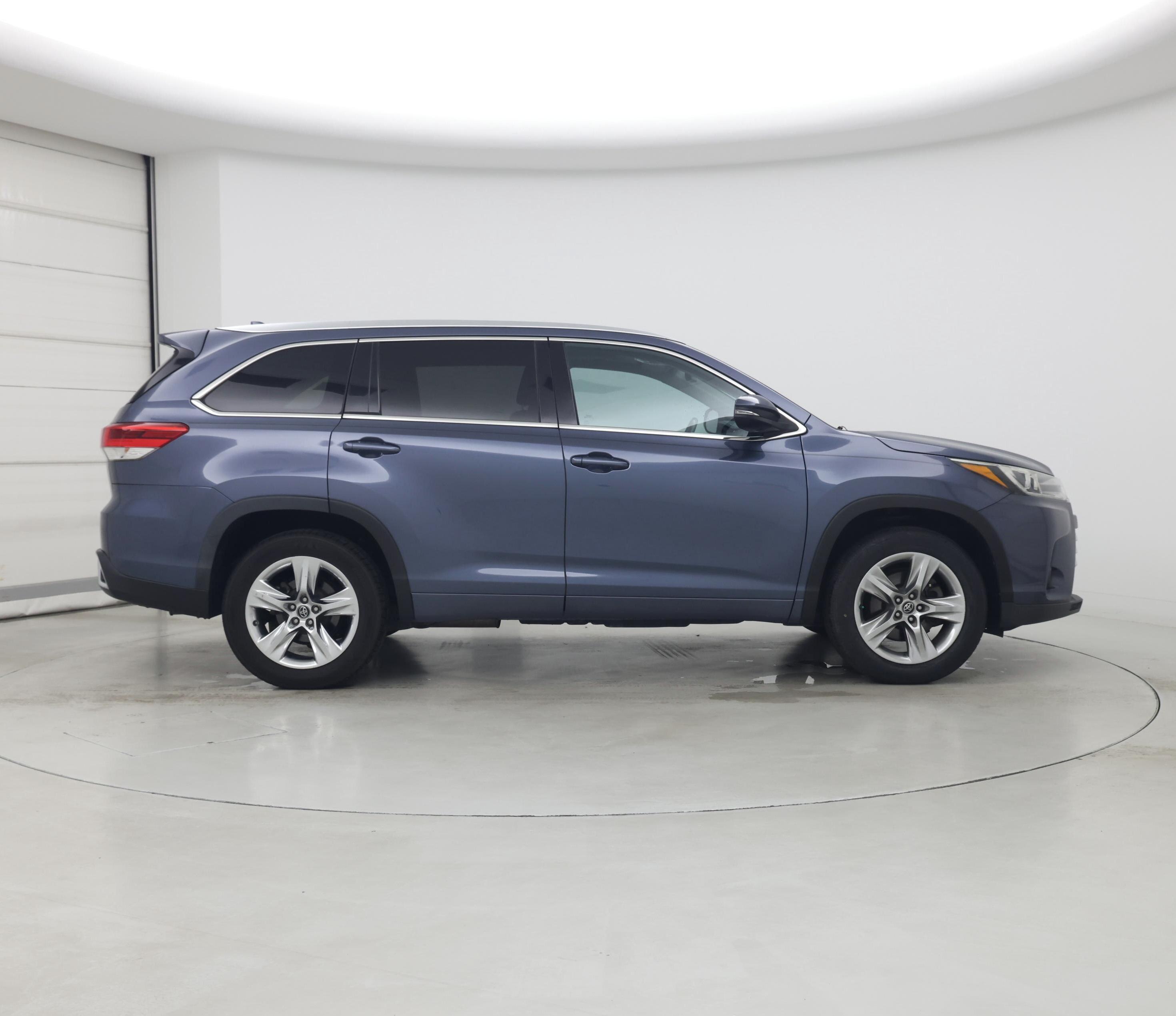 Thumbnail: 2018 Toyota Highlander - 7