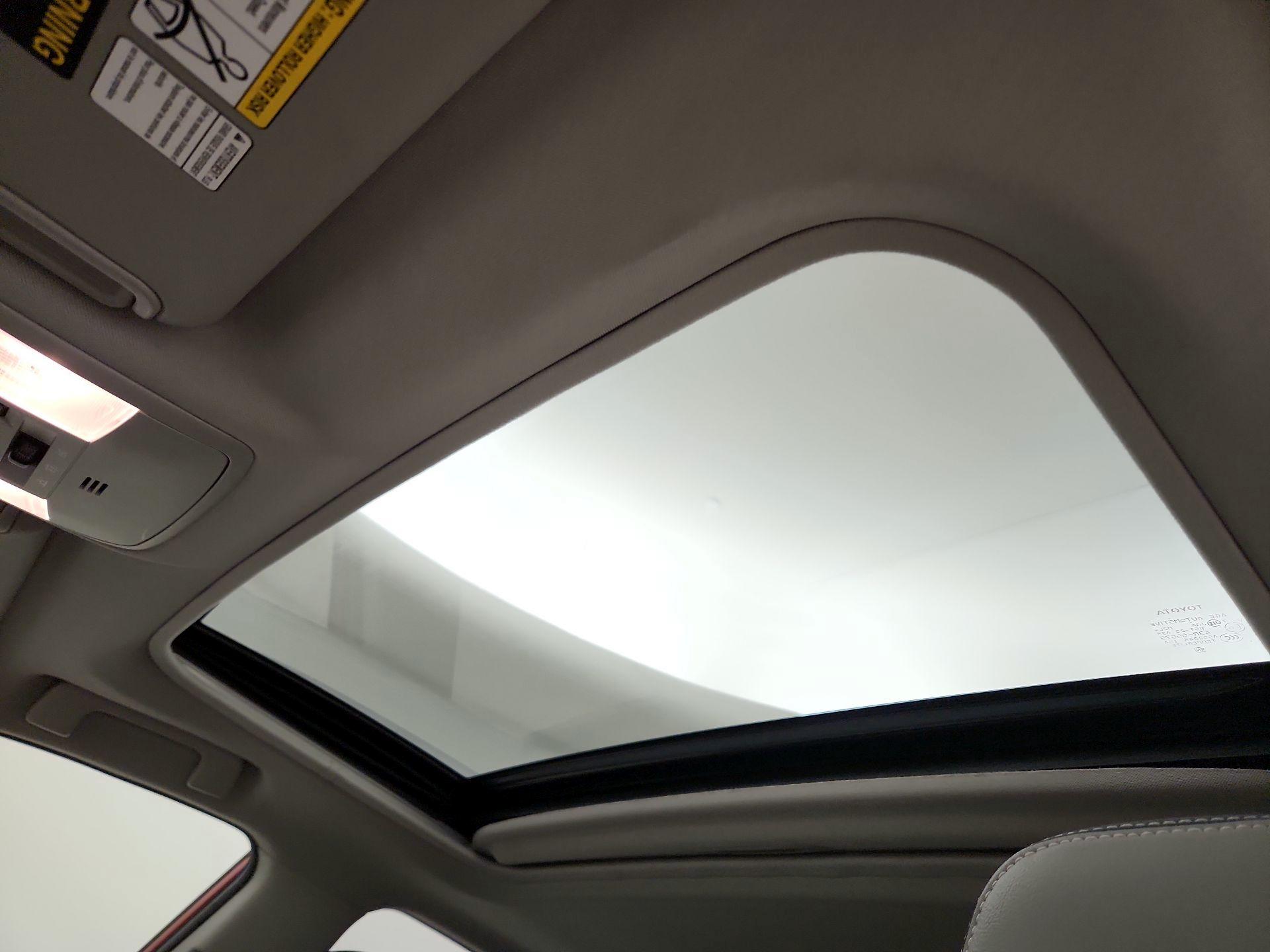 Thumbnail: 2016 Toyota RAV4 - 19
