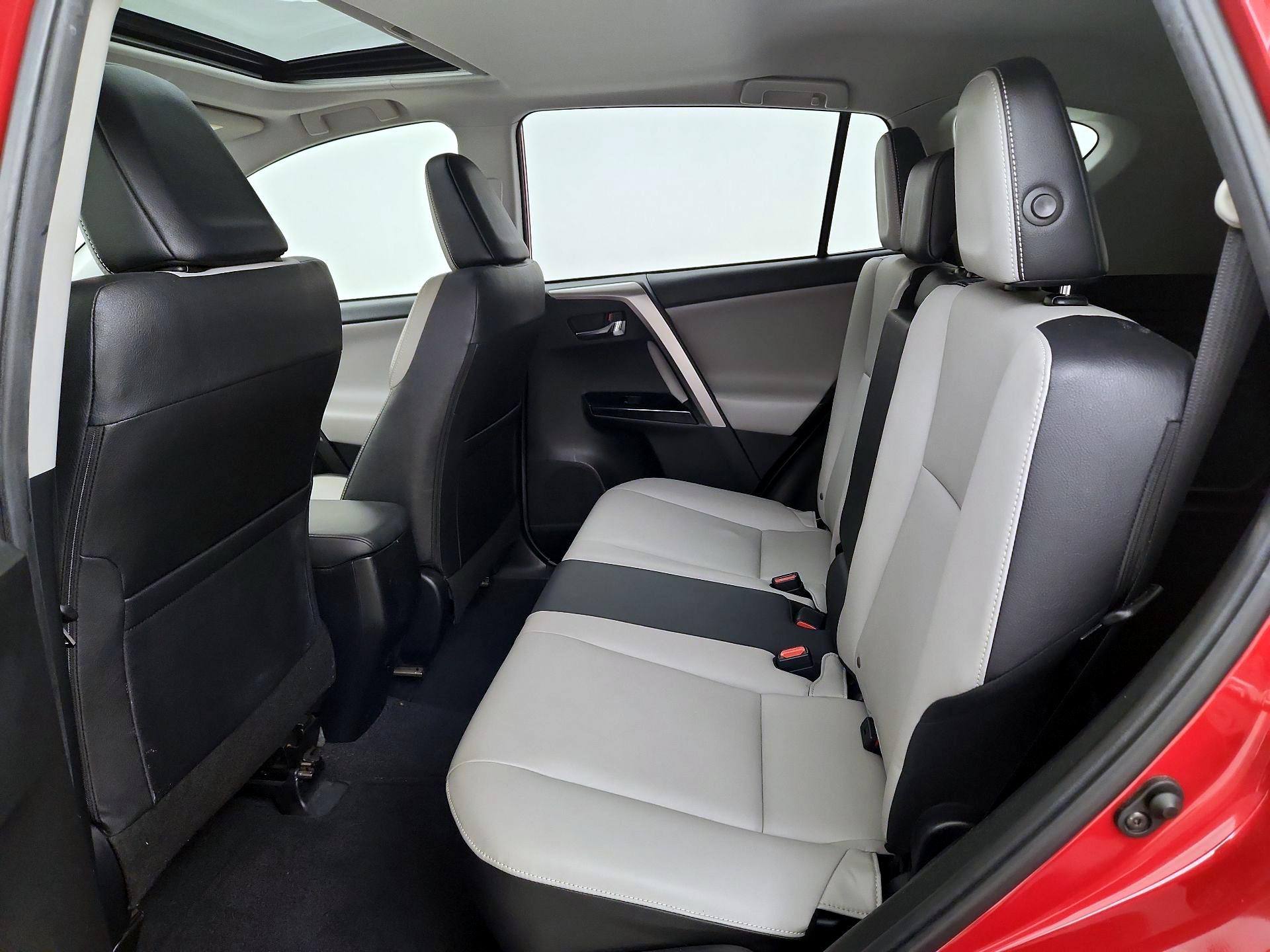 Thumbnail: 2016 Toyota RAV4 - 20