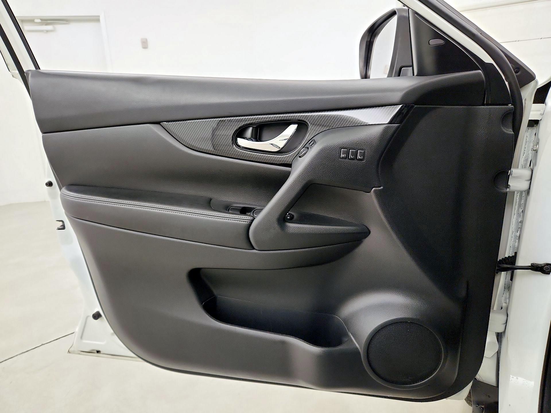 Thumbnail: 2020 Nissan Rogue - 12