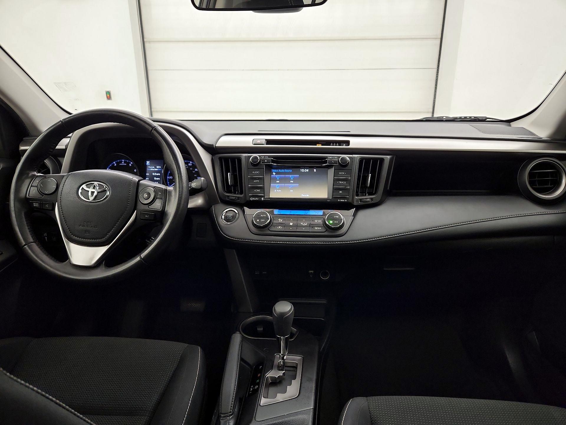 Thumbnail: 2018 Toyota RAV4 - 9