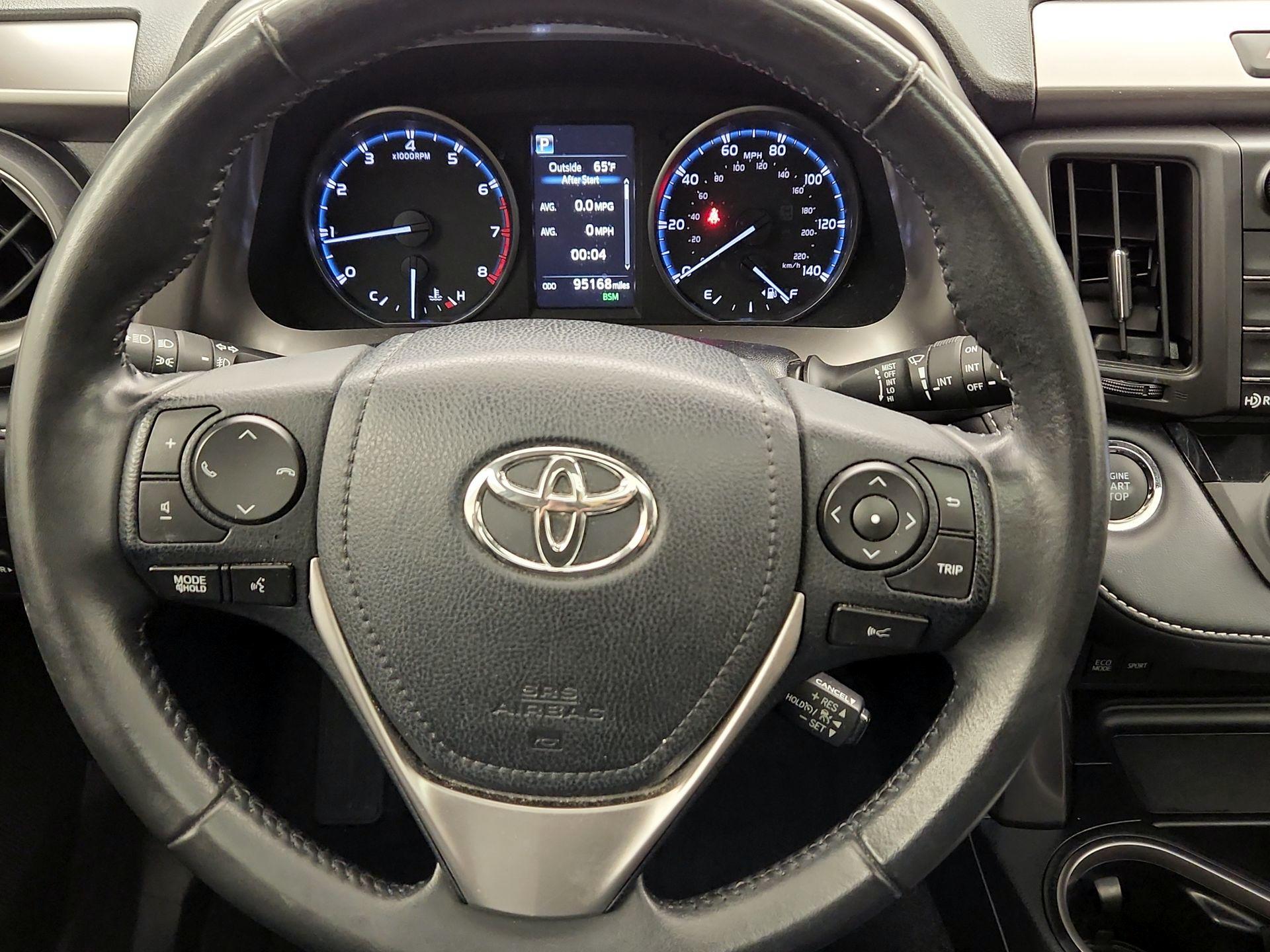 Thumbnail: 2018 Toyota RAV4 - 10
