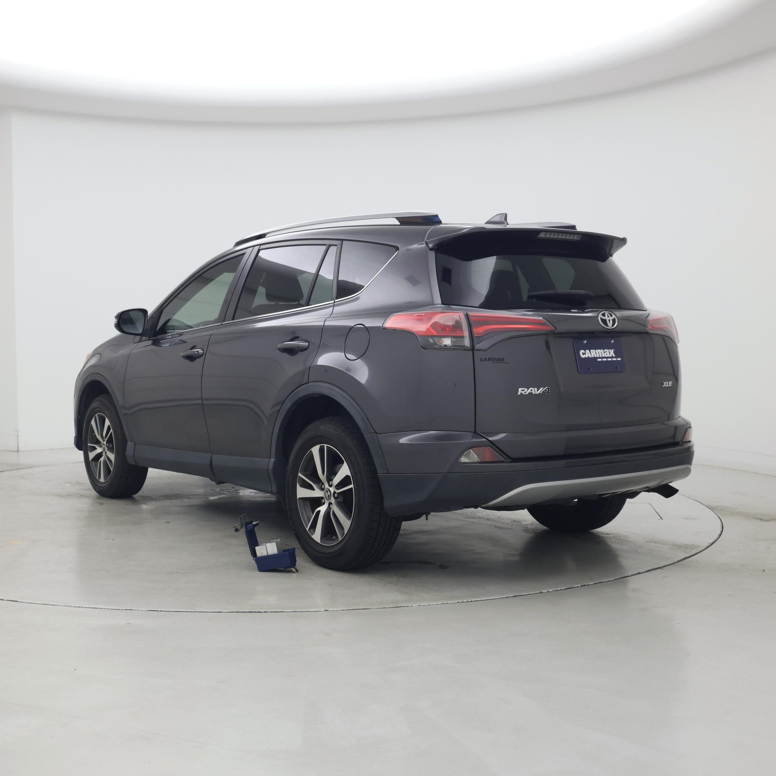 Thumbnail: 2018 Toyota RAV4 - 2