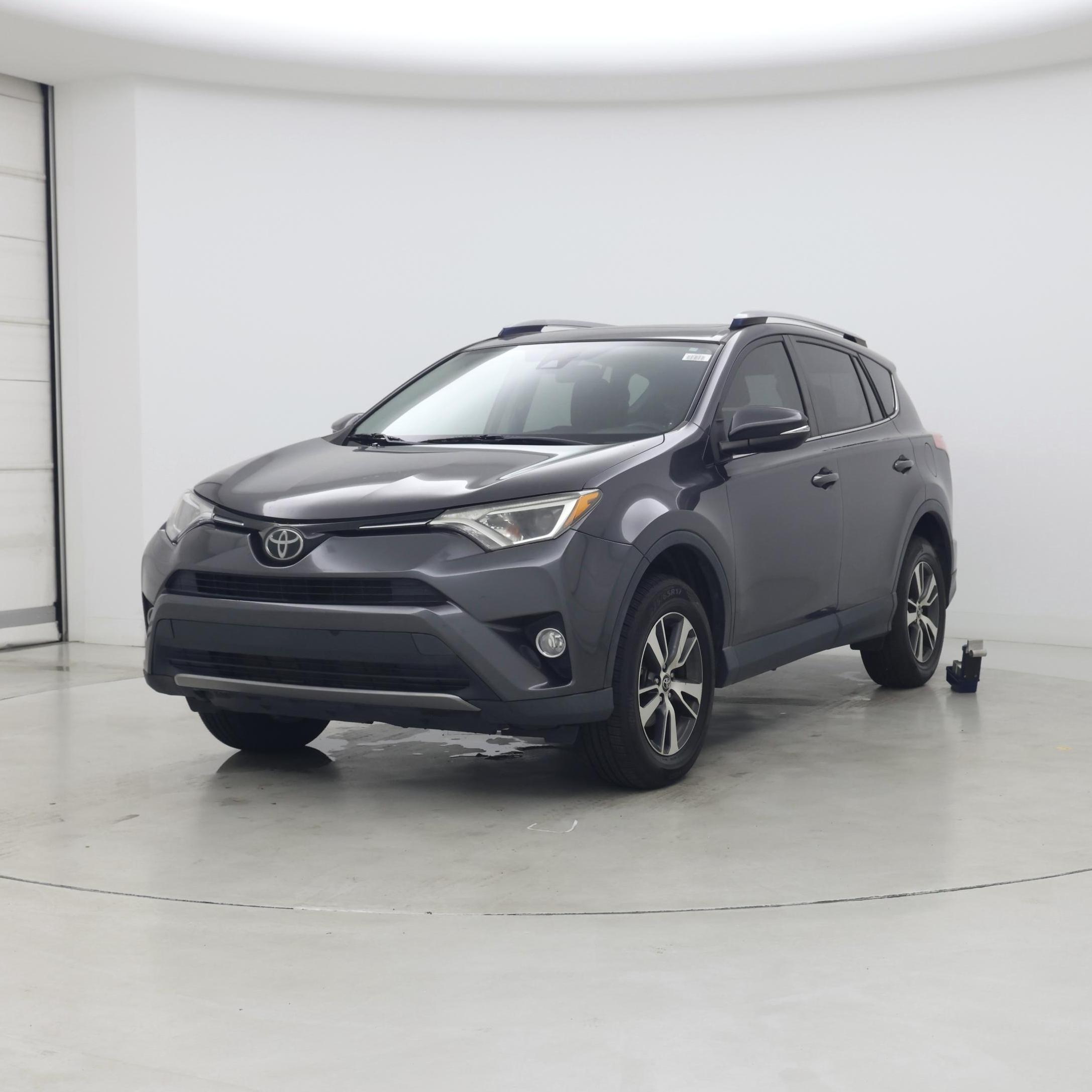 Thumbnail: 2018 Toyota RAV4 - 4