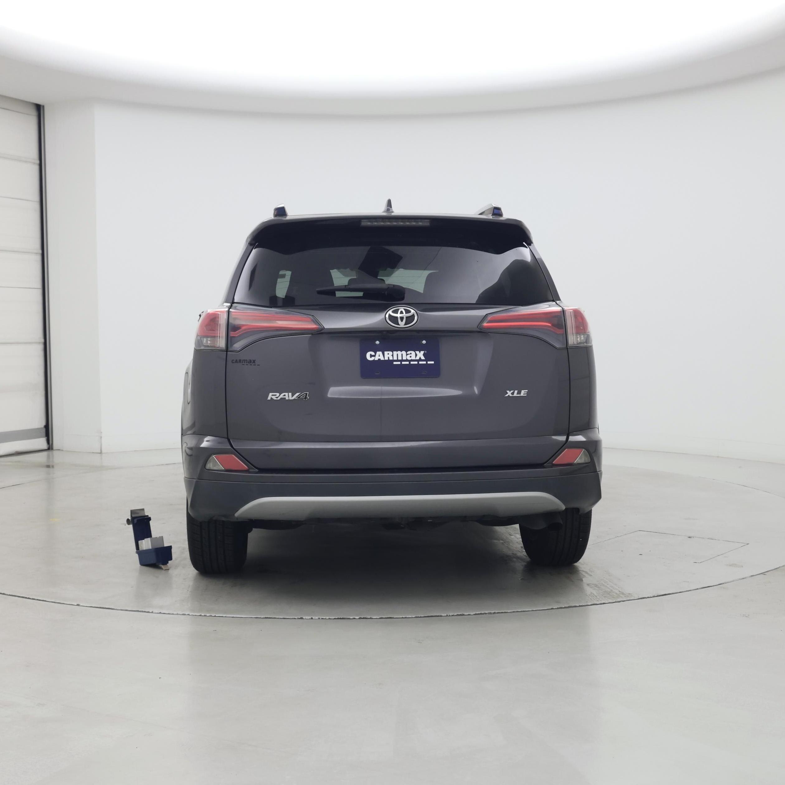 Thumbnail: 2018 Toyota RAV4 - 6