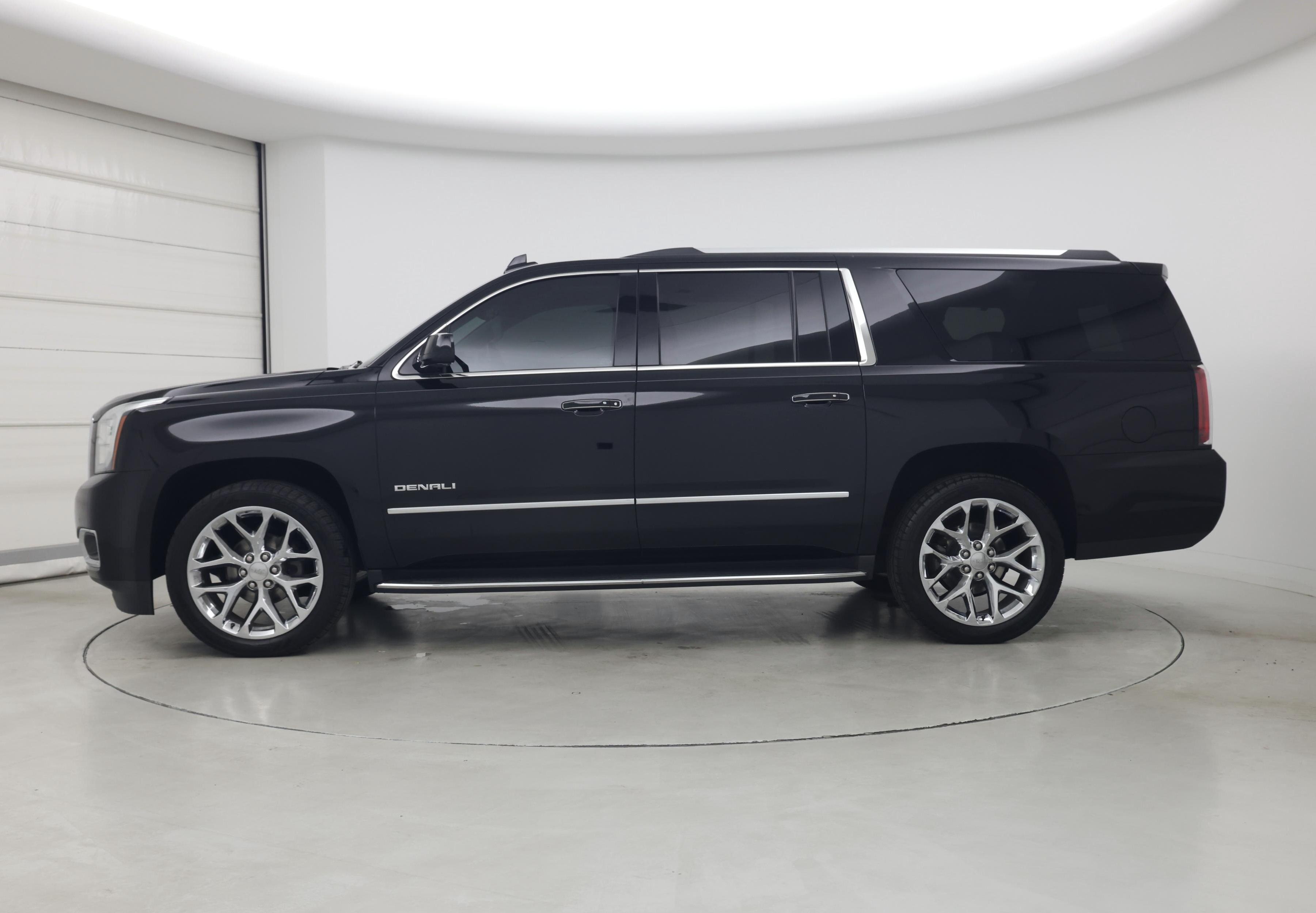 Thumbnail: 2018 GMC Yukon XL - 3