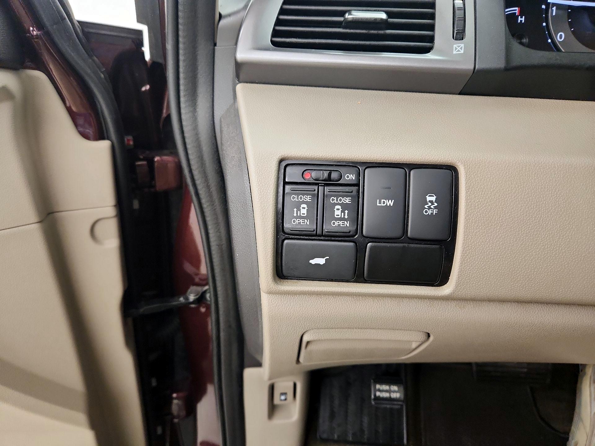 Thumbnail: 2015 Honda Odyssey - 13