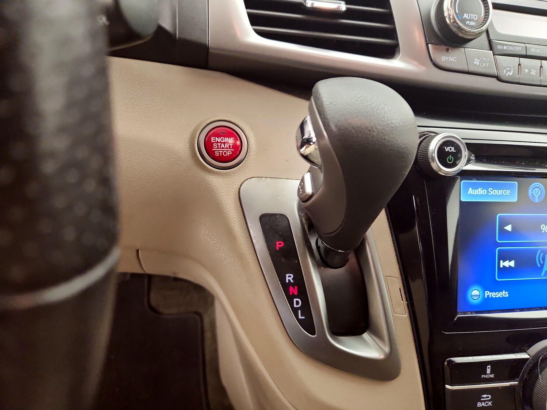 Thumbnail: 2015 Honda Odyssey - 17