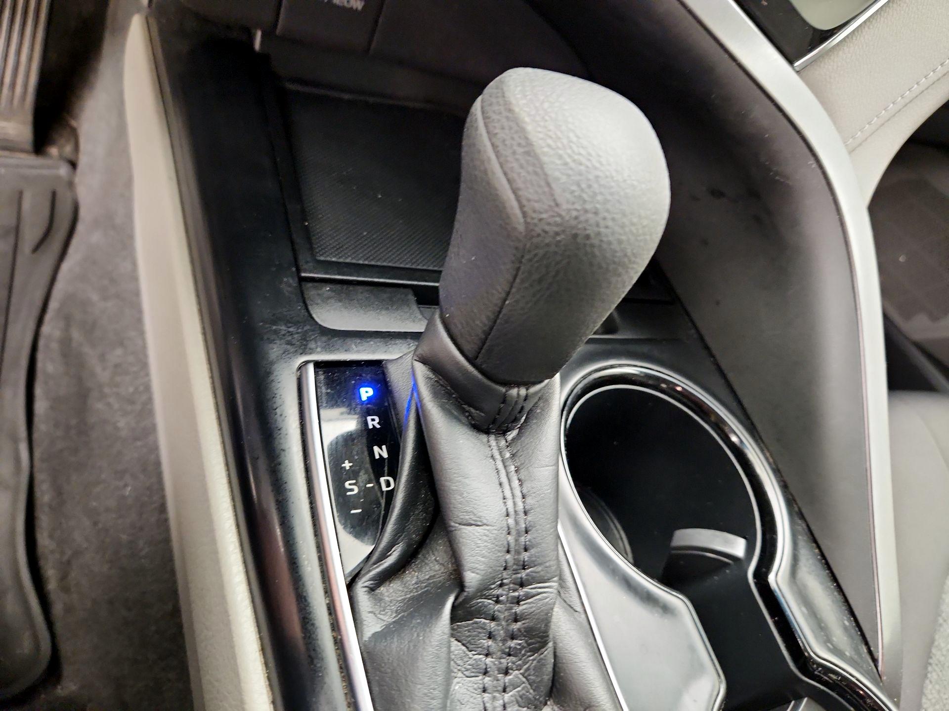 Thumbnail: 2018 Toyota Camry - 17