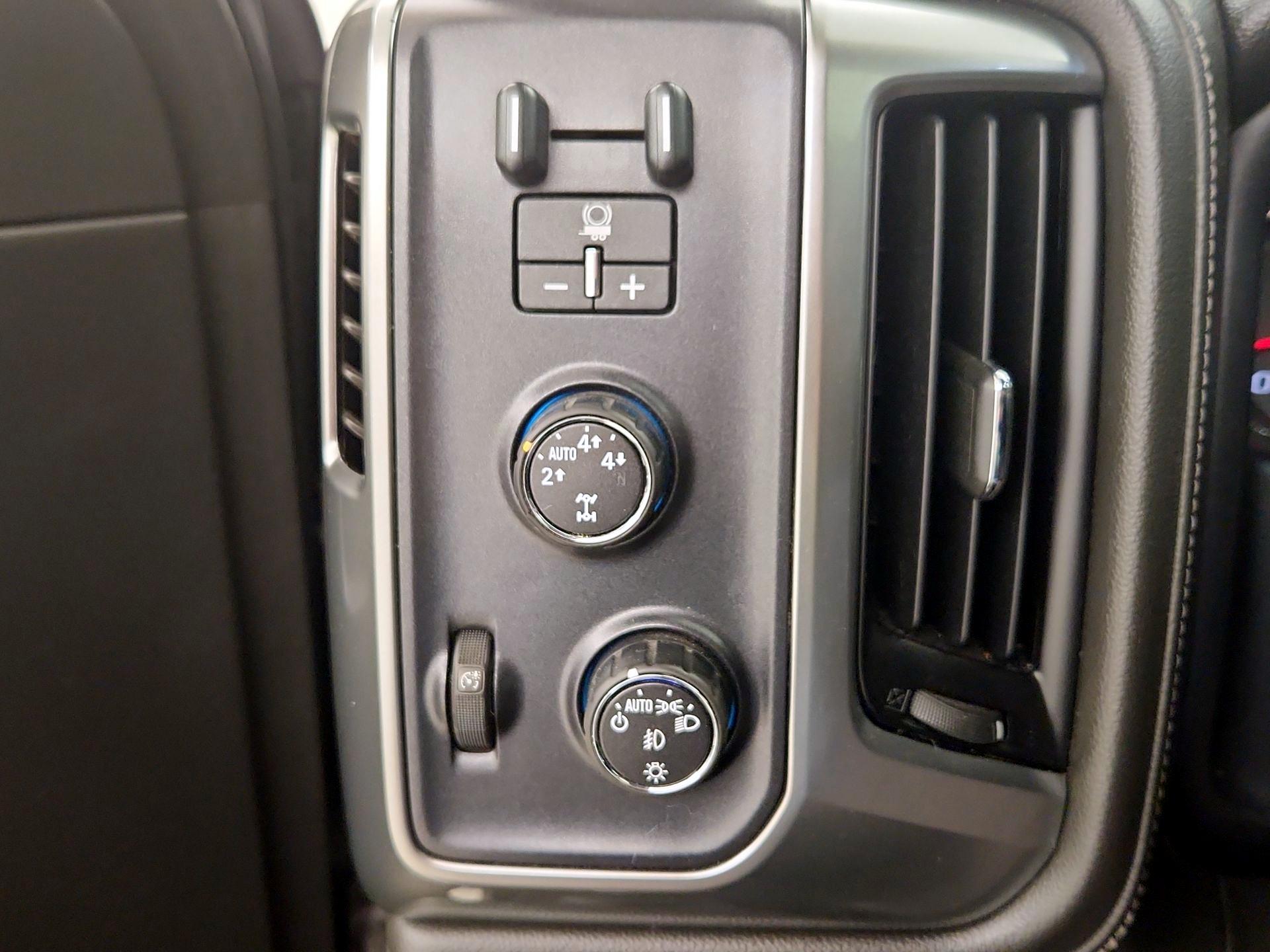 Thumbnail: 2015 Chevrolet Silverado 1500 - 13