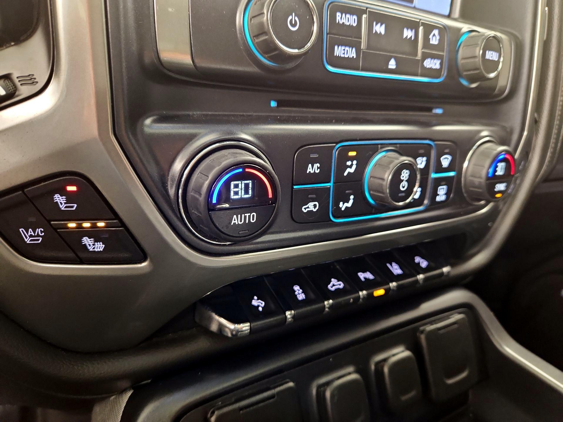 Thumbnail: 2015 Chevrolet Silverado 1500 - 17
