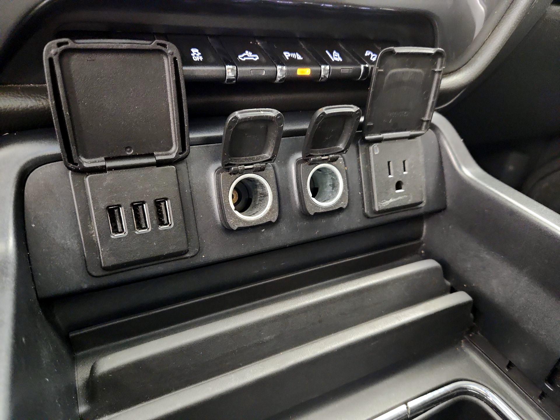 Thumbnail: 2015 Chevrolet Silverado 1500 - 19