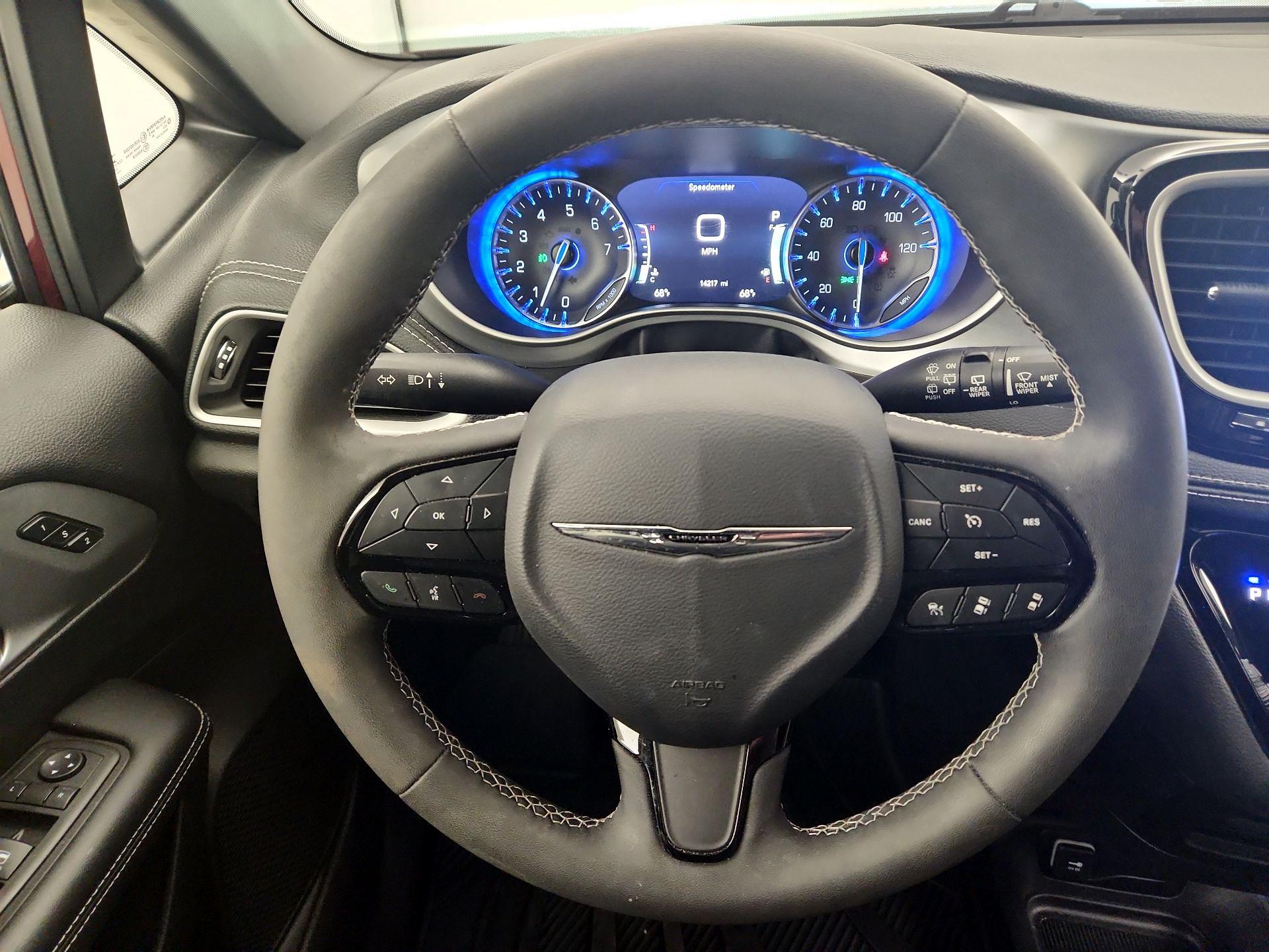 Thumbnail: 2023 Chrysler Pacifica - 10