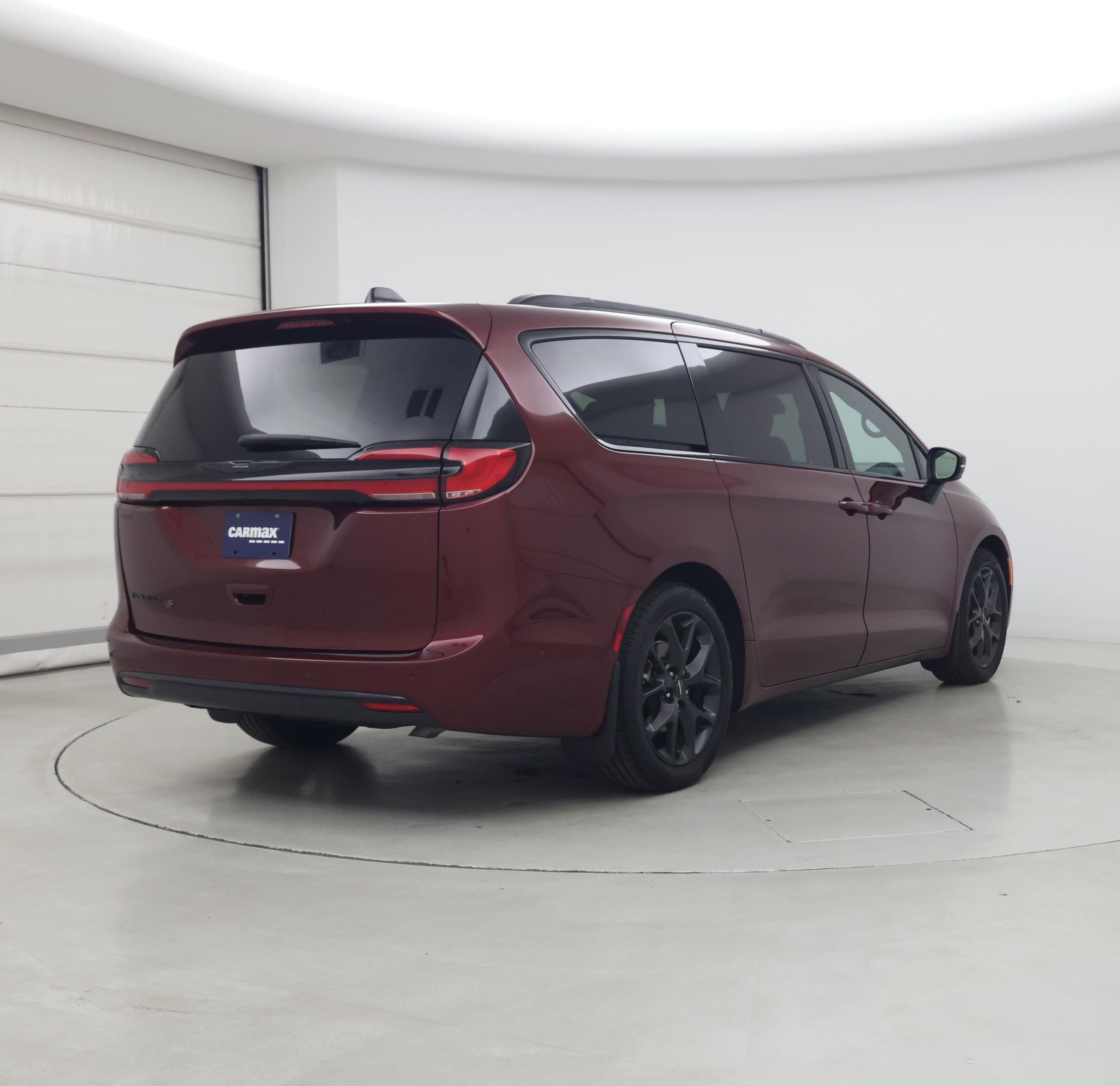 Thumbnail: 2023 Chrysler Pacifica - 8