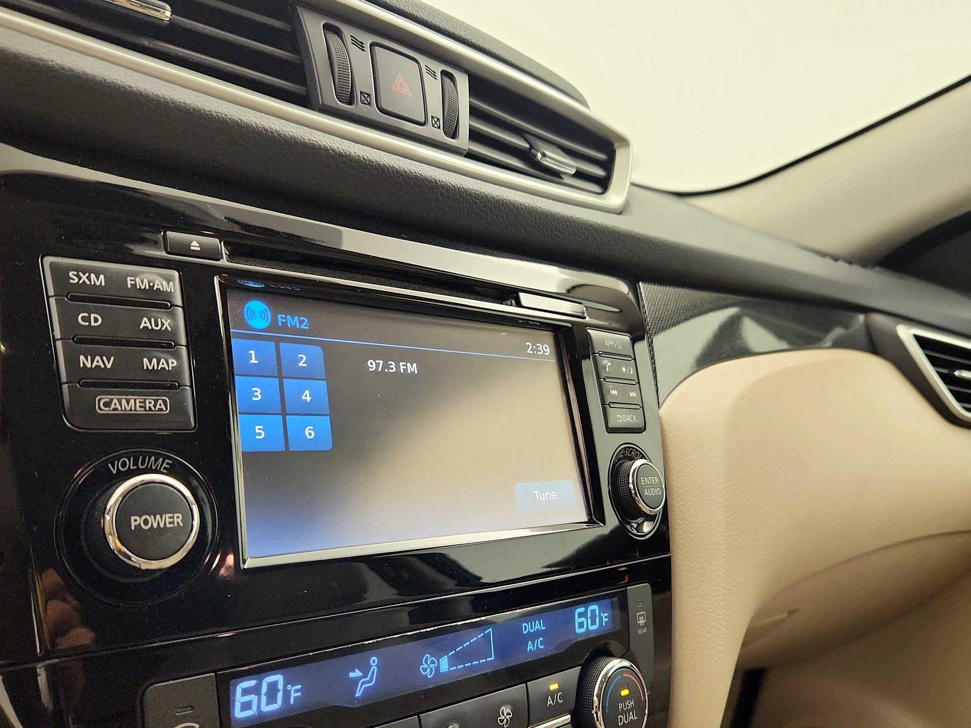 Thumbnail: 2015 Nissan Rogue - 16