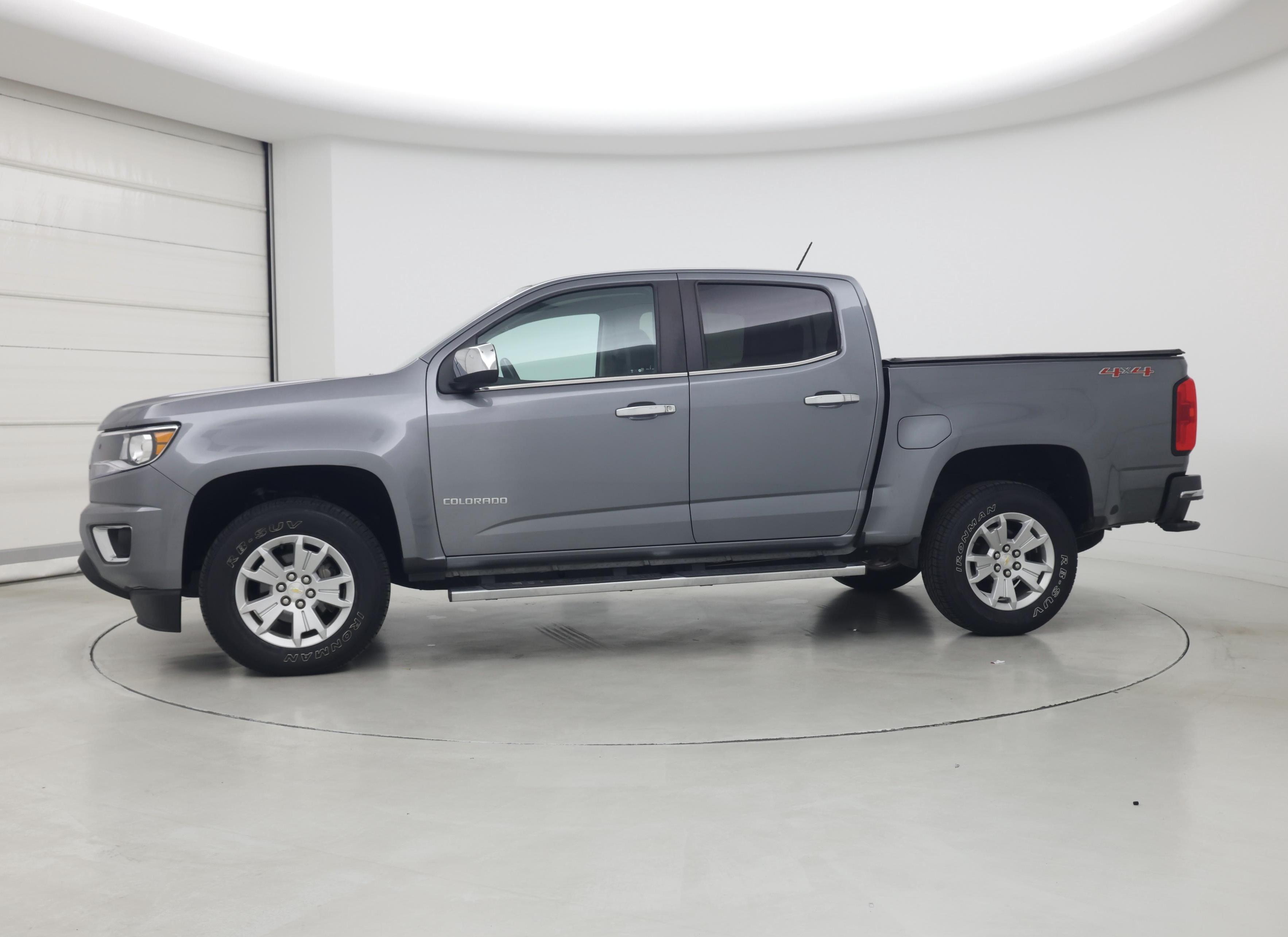 Thumbnail: 2019 Chevrolet Colorado - 3
