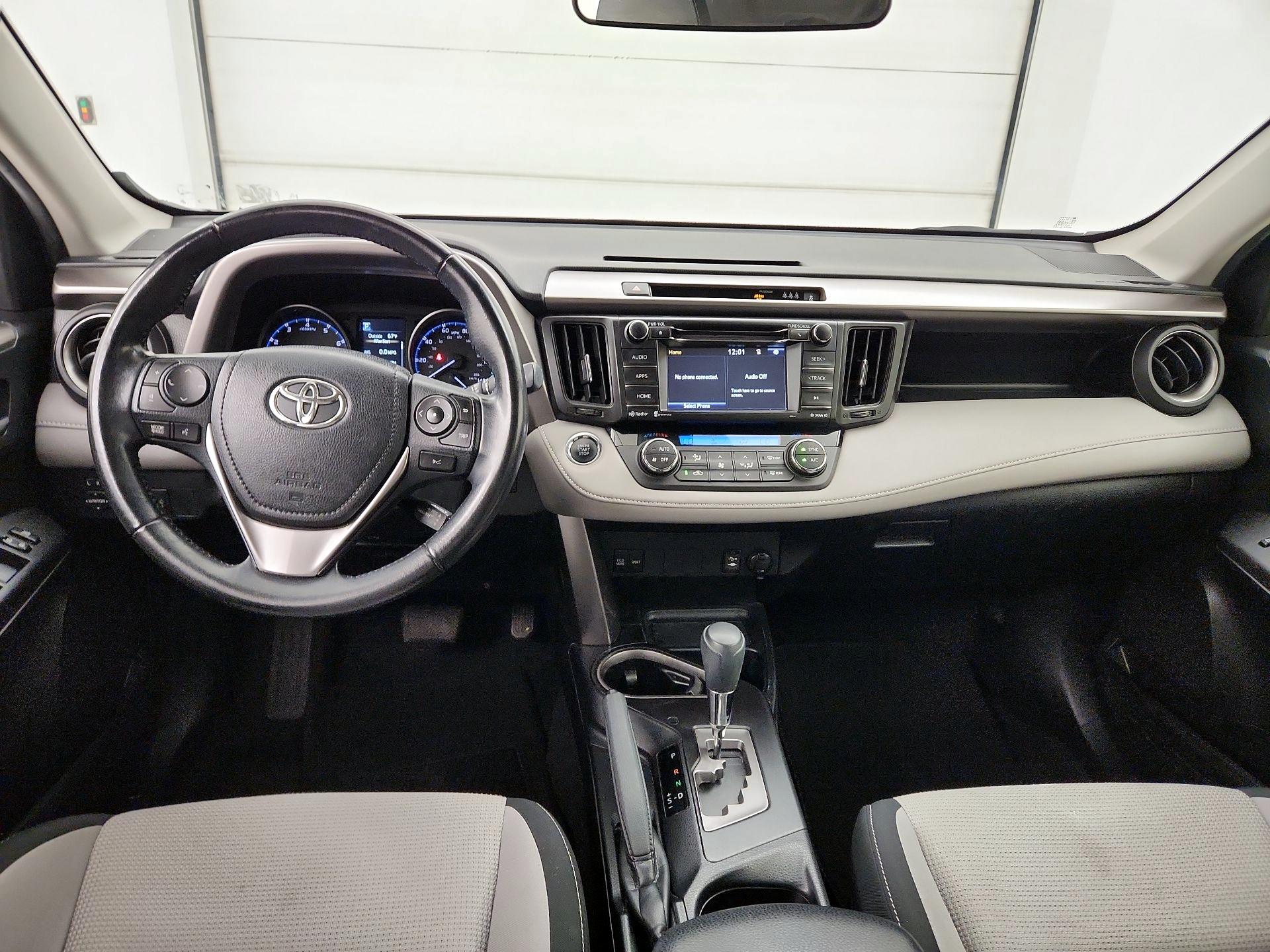 Thumbnail: 2018 Toyota RAV4 - 9
