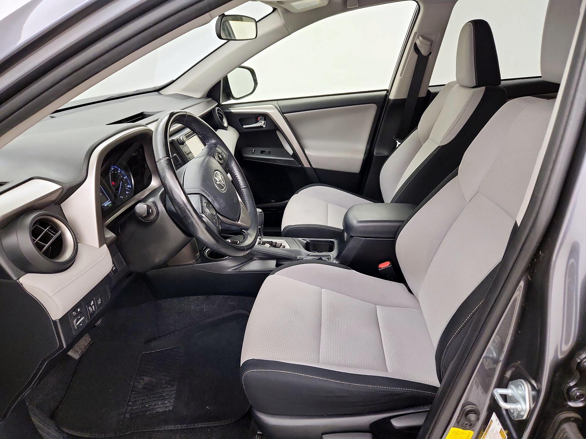 Thumbnail: 2018 Toyota RAV4 - 11