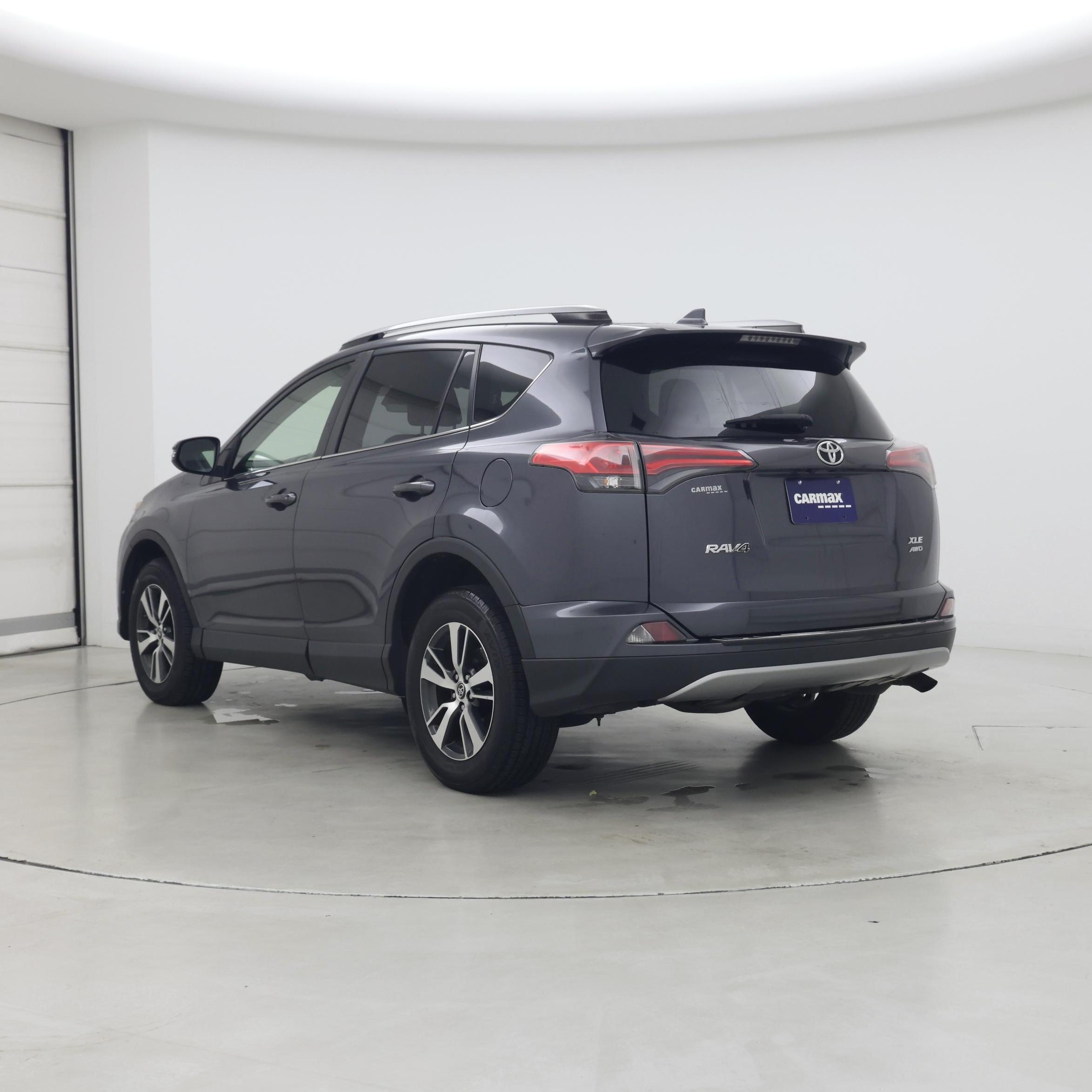 Thumbnail: 2018 Toyota RAV4 - 2