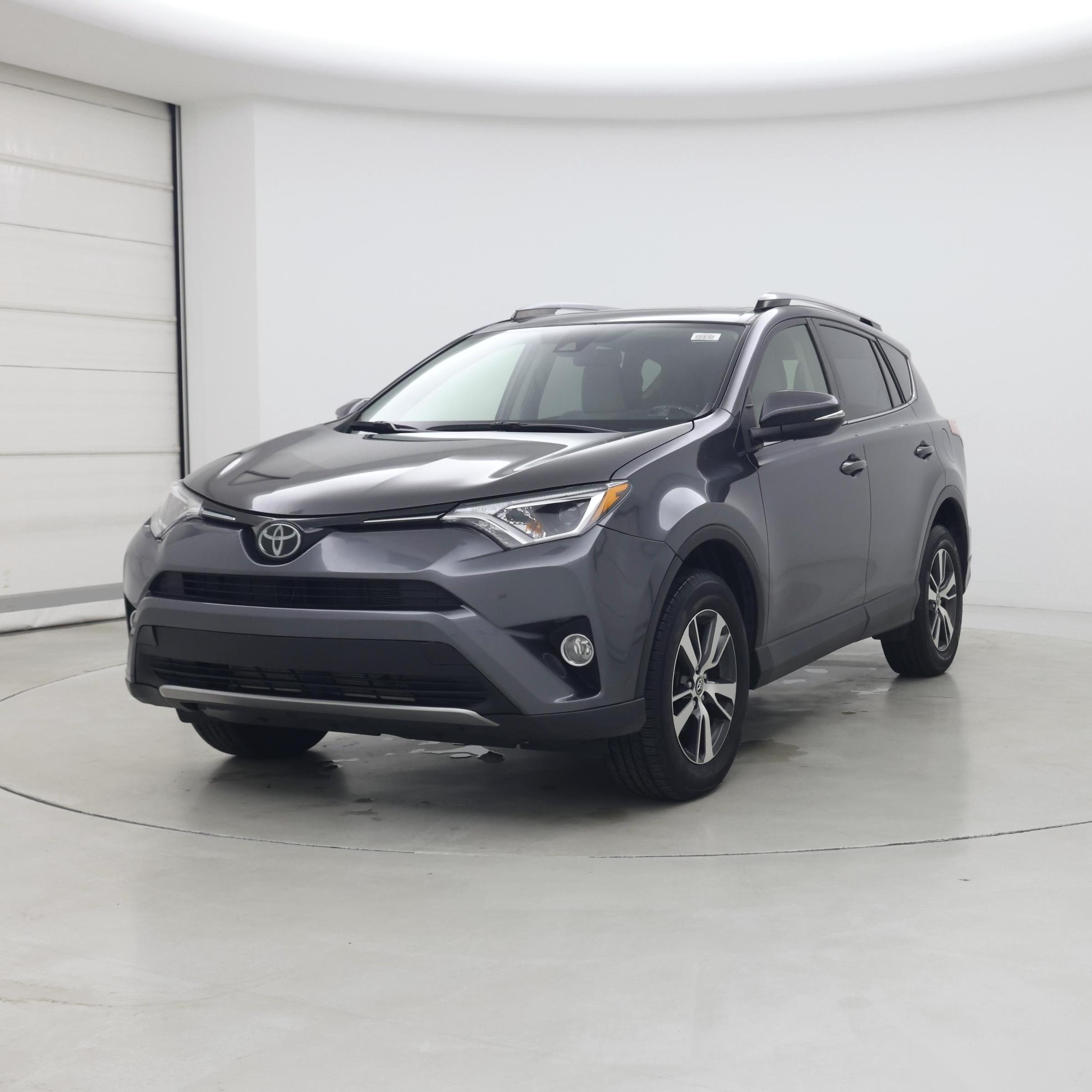 Thumbnail: 2018 Toyota RAV4 - 4