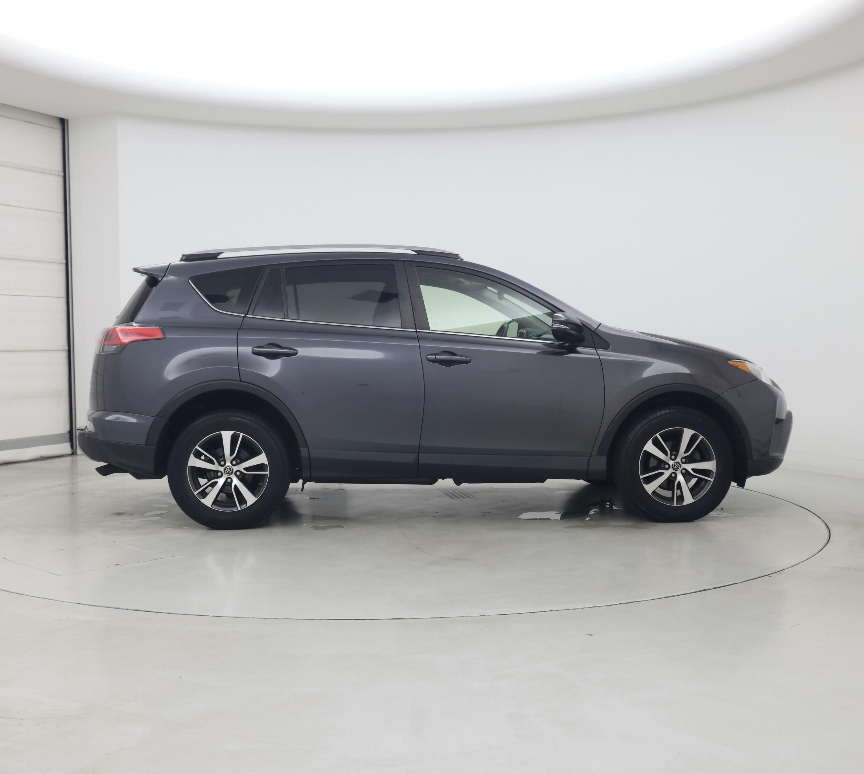 Thumbnail: 2018 Toyota RAV4 - 7