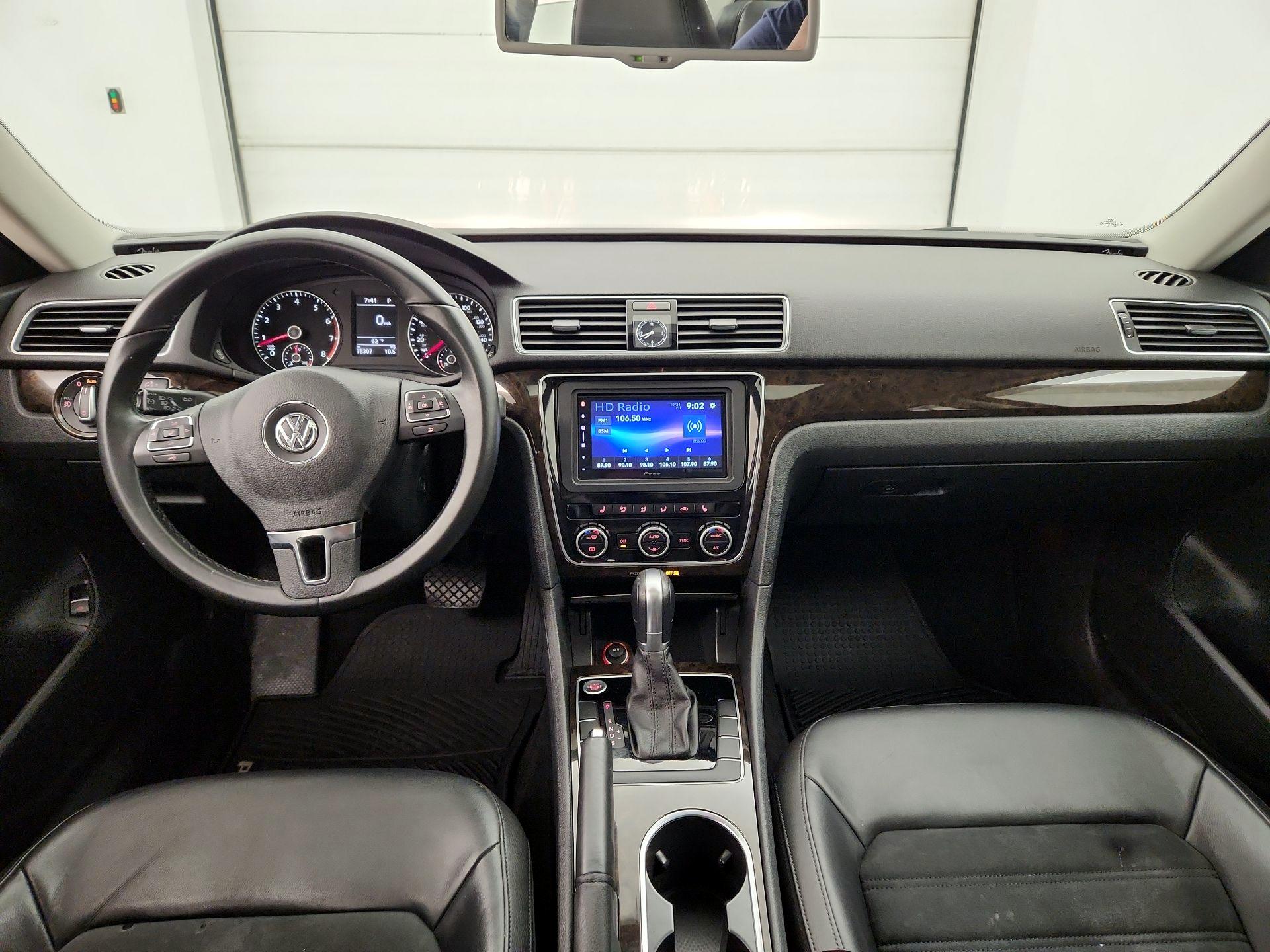 Thumbnail: 2015 Volkswagen Passat - 9