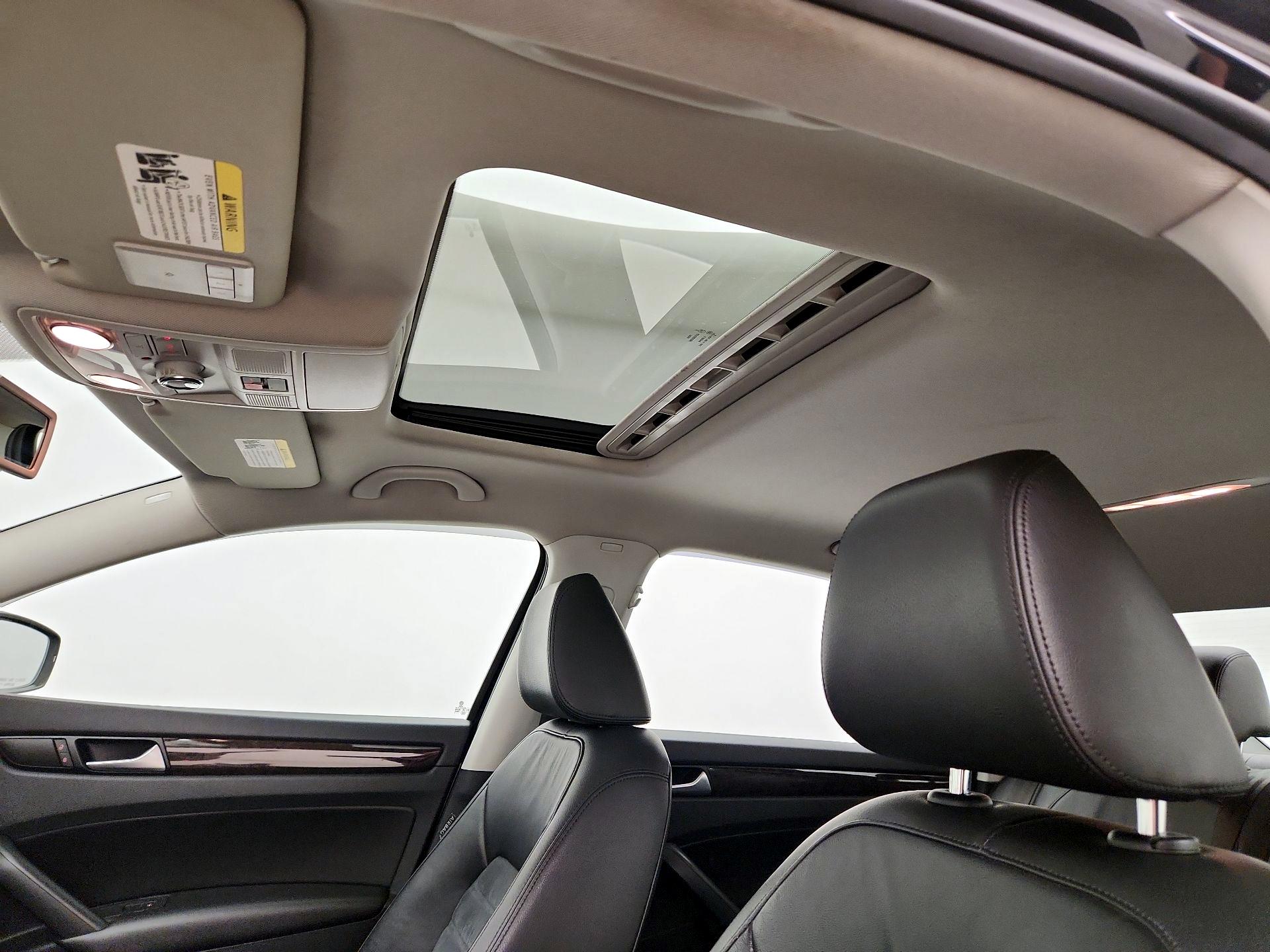 Thumbnail: 2015 Volkswagen Passat - 19
