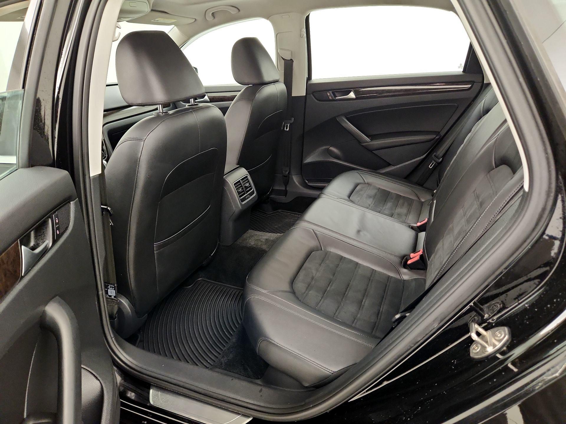 Thumbnail: 2015 Volkswagen Passat - 20