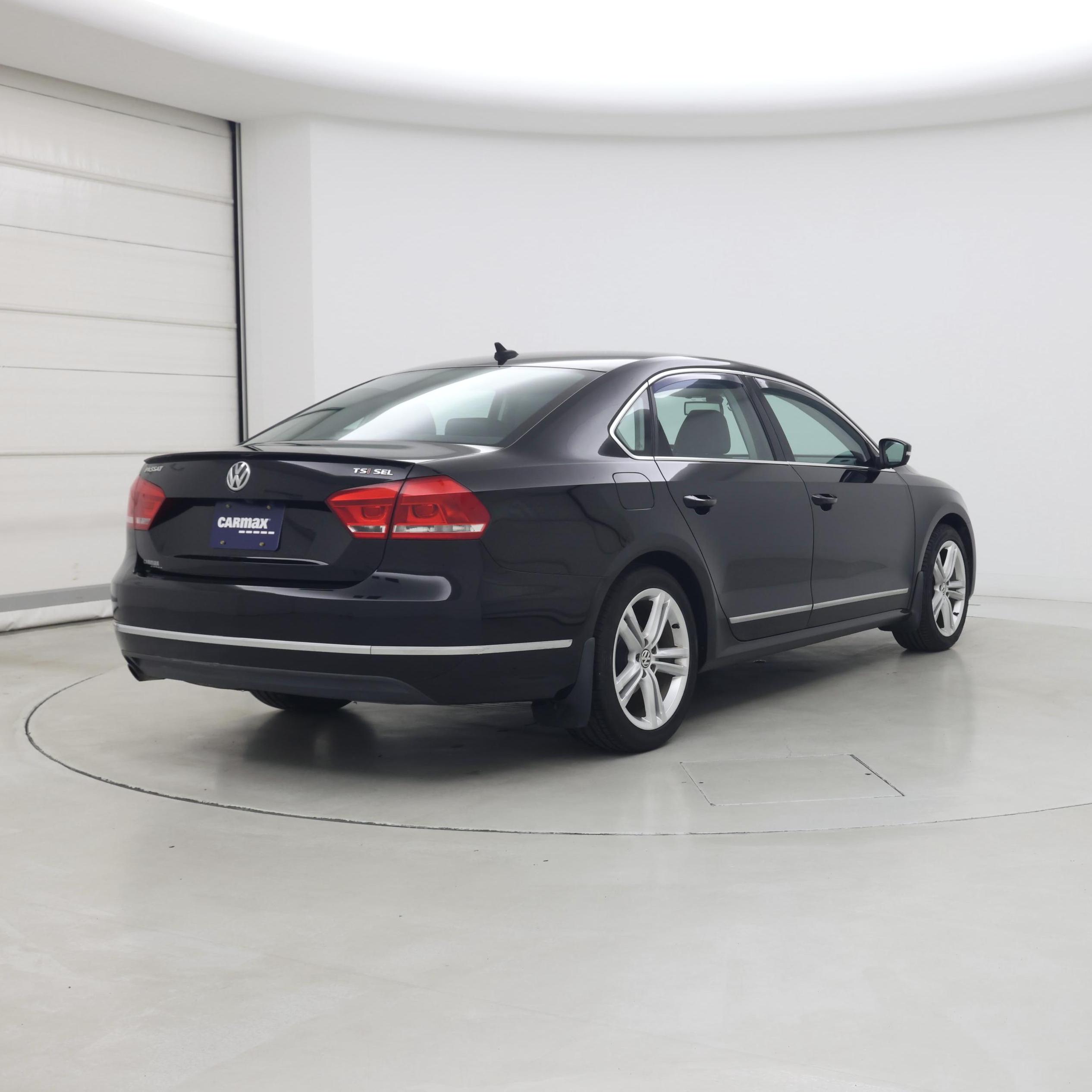 Thumbnail: 2015 Volkswagen Passat - 8