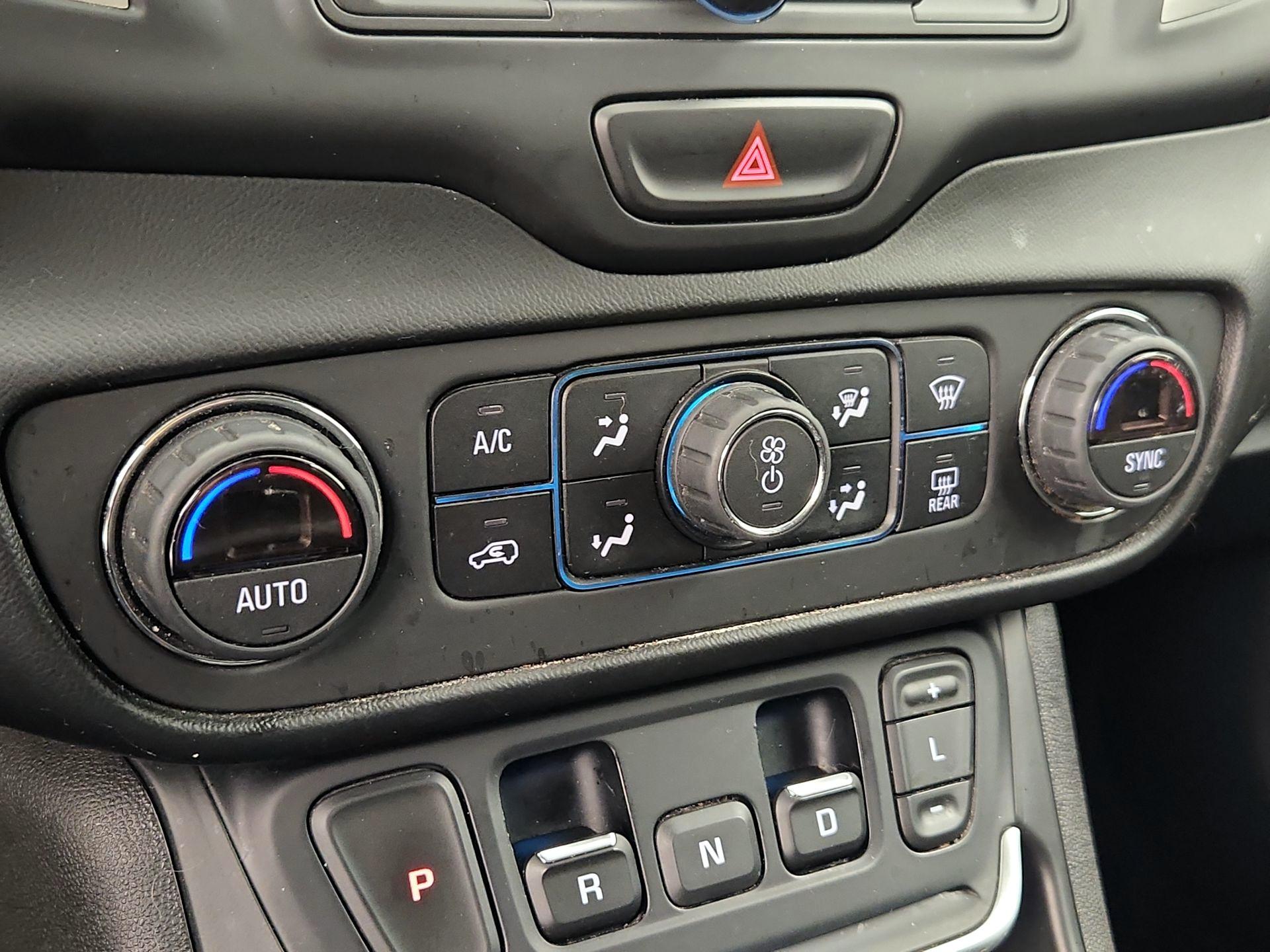 Thumbnail: 2019 GMC Terrain - 17