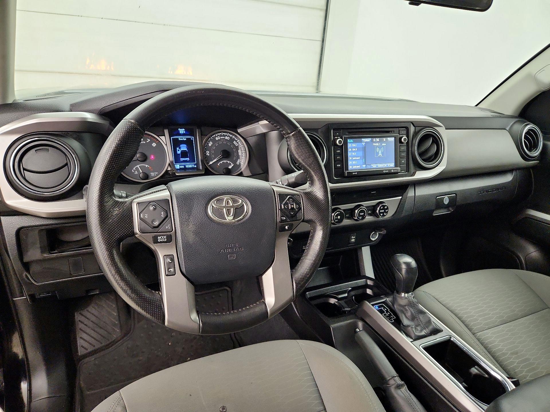 Thumbnail: 2016 Toyota Tacoma - 9