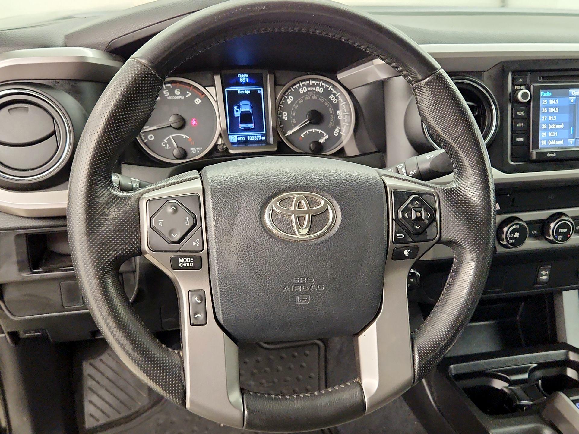 Thumbnail: 2016 Toyota Tacoma - 10