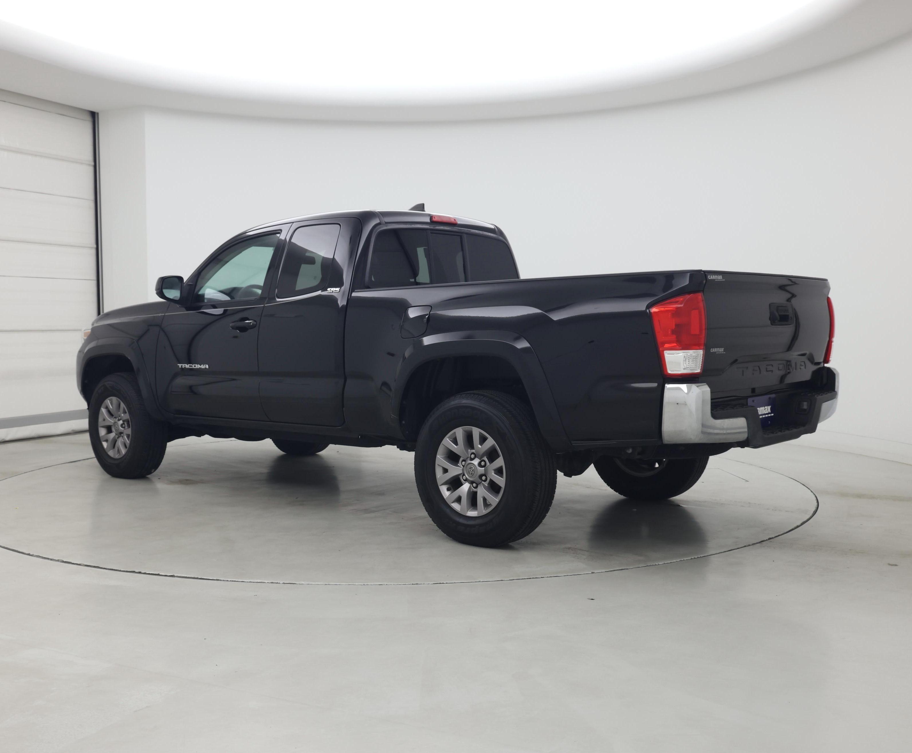 Thumbnail: 2016 Toyota Tacoma - 2