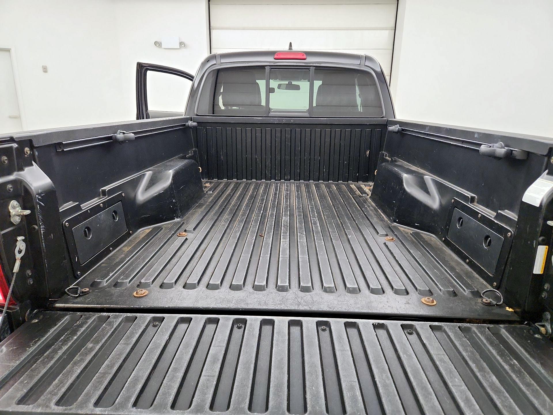 Thumbnail: 2016 Toyota Tacoma - 19