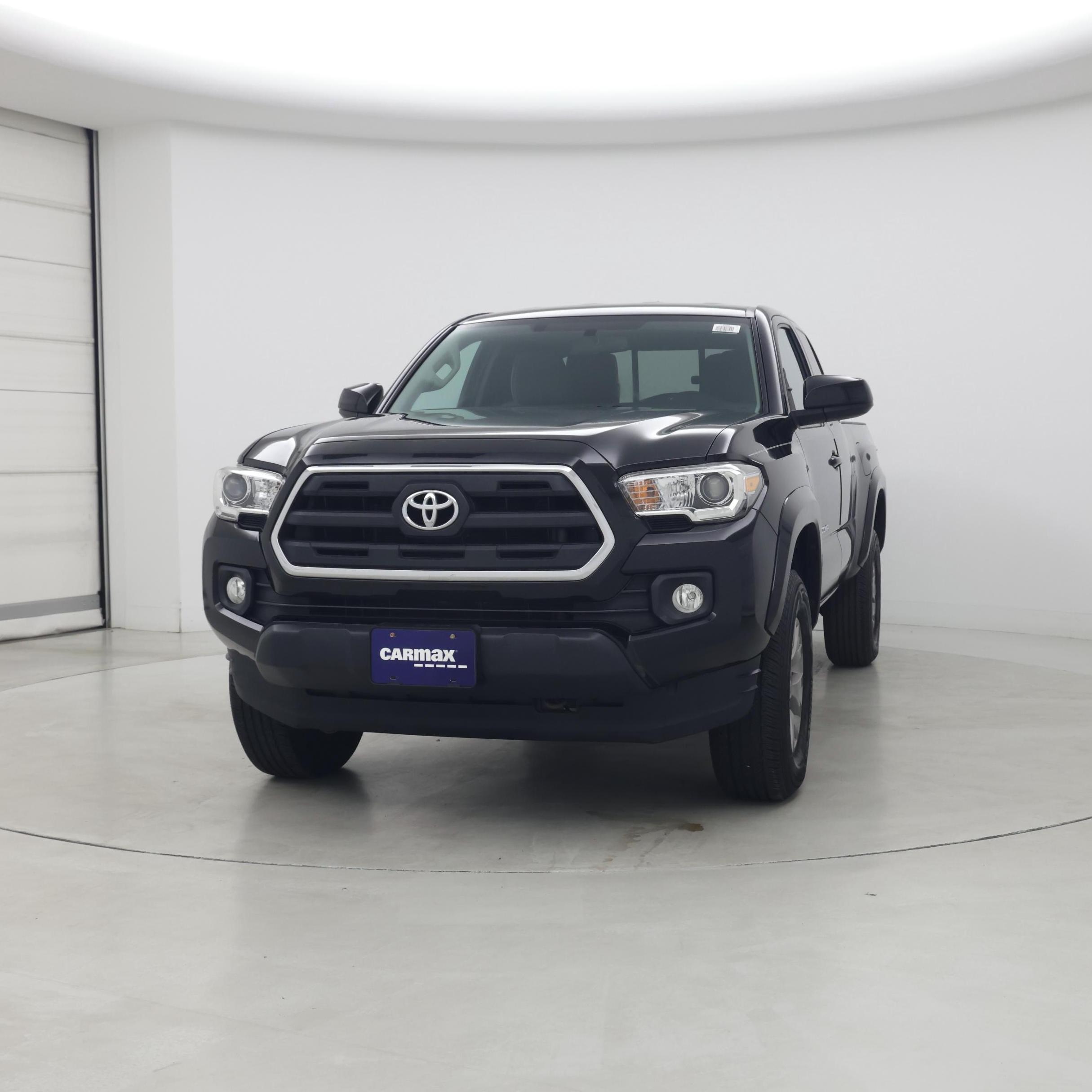 Thumbnail: 2016 Toyota Tacoma - 4