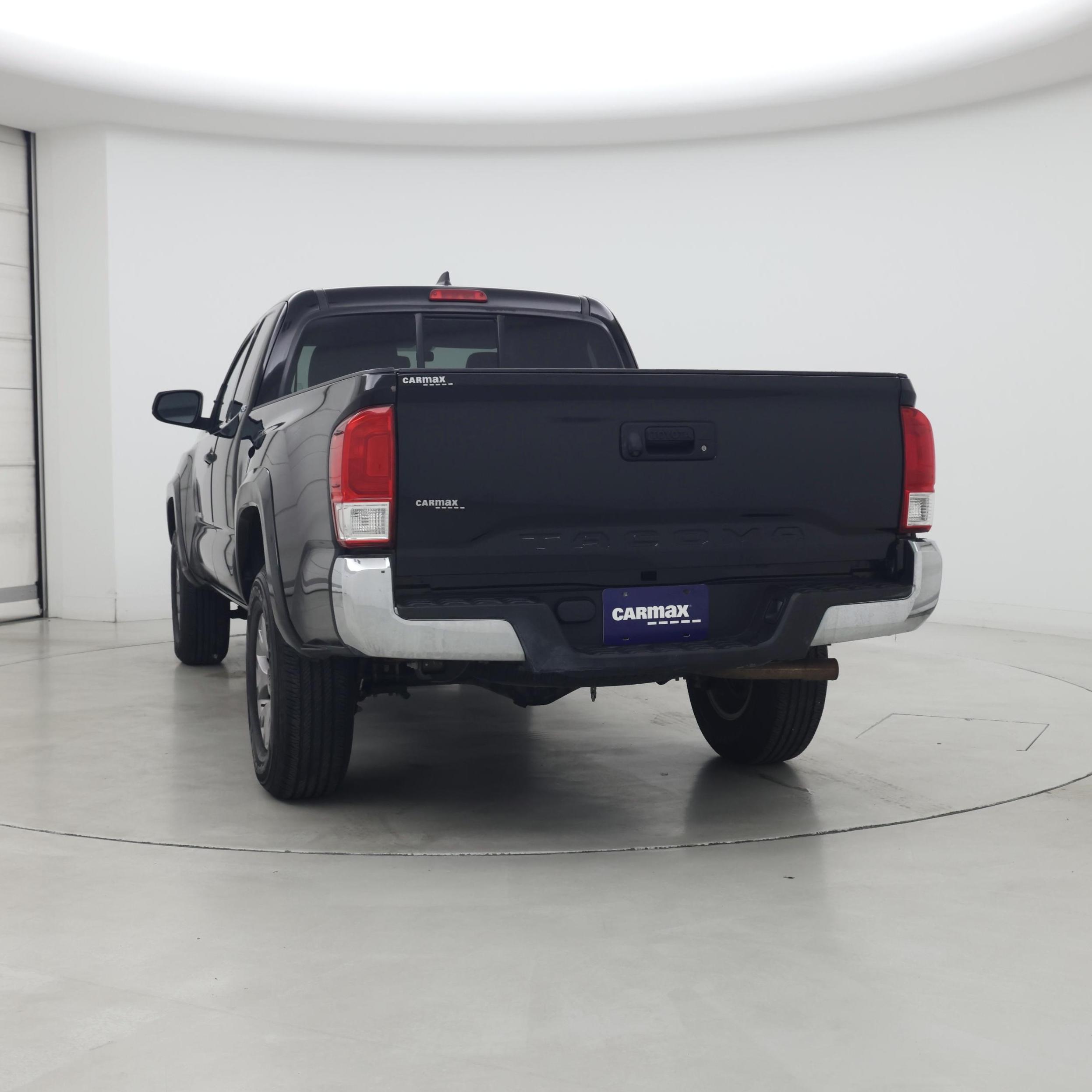 Thumbnail: 2016 Toyota Tacoma - 6