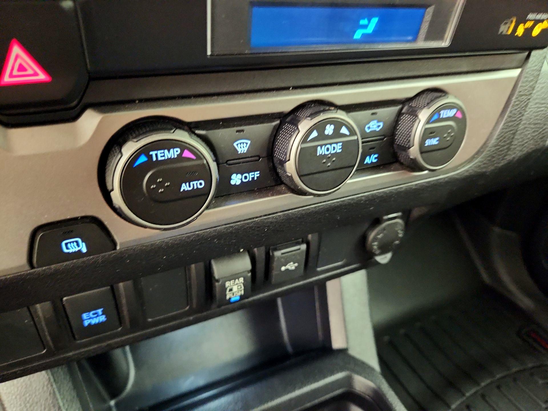 Thumbnail: 2021 Toyota Tacoma - 16