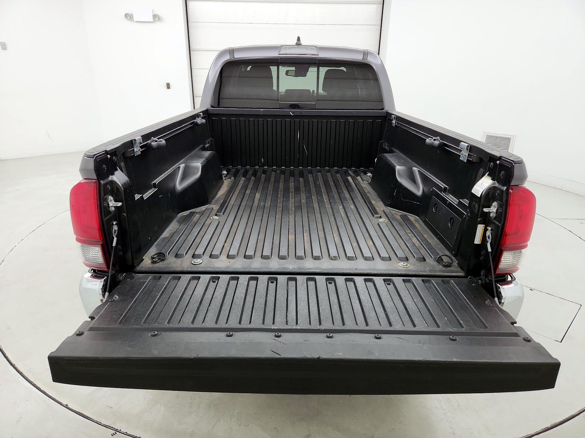 Thumbnail: 2021 Toyota Tacoma - 20