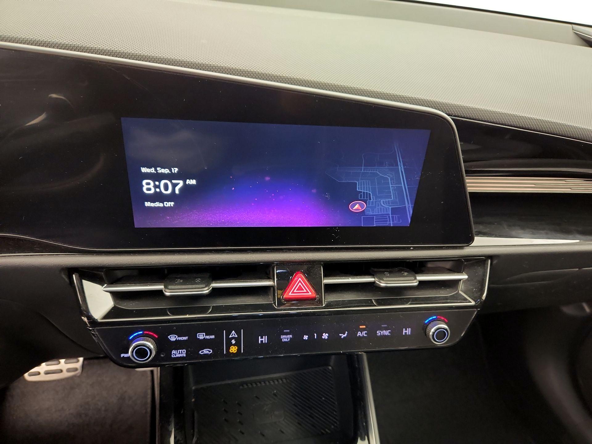 Thumbnail: 2023 Kia Niro - 16