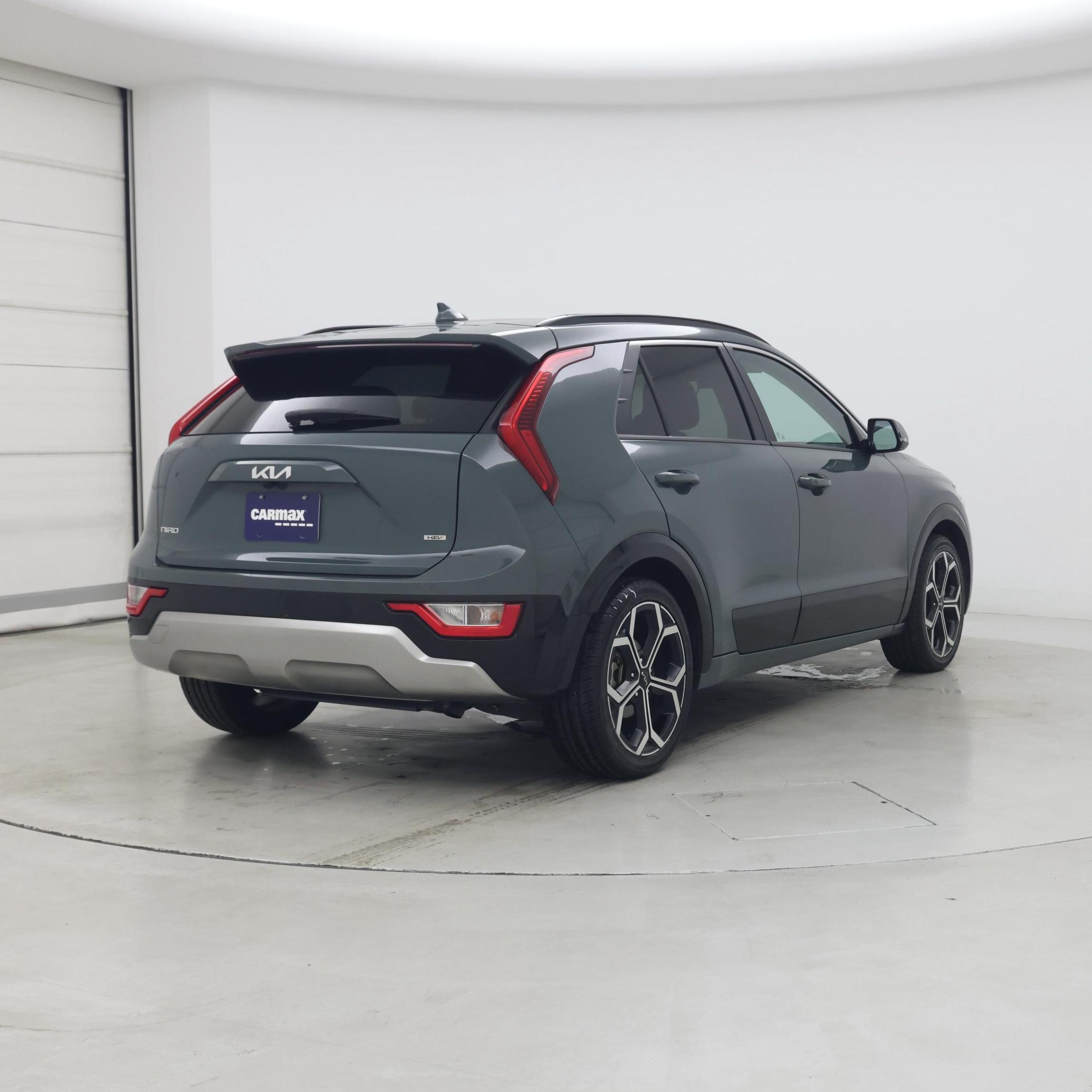 Thumbnail: 2023 Kia Niro - 8