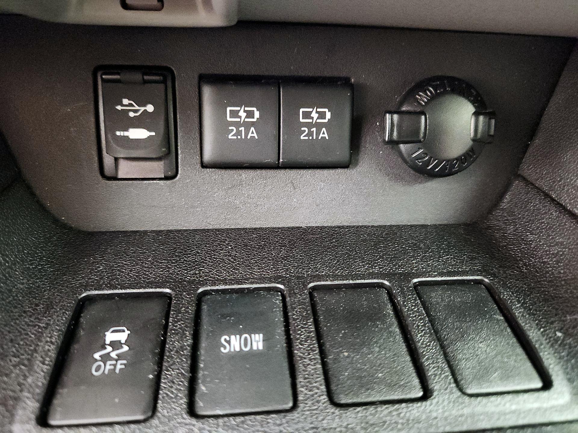 Thumbnail: 2018 Toyota Highlander - 19