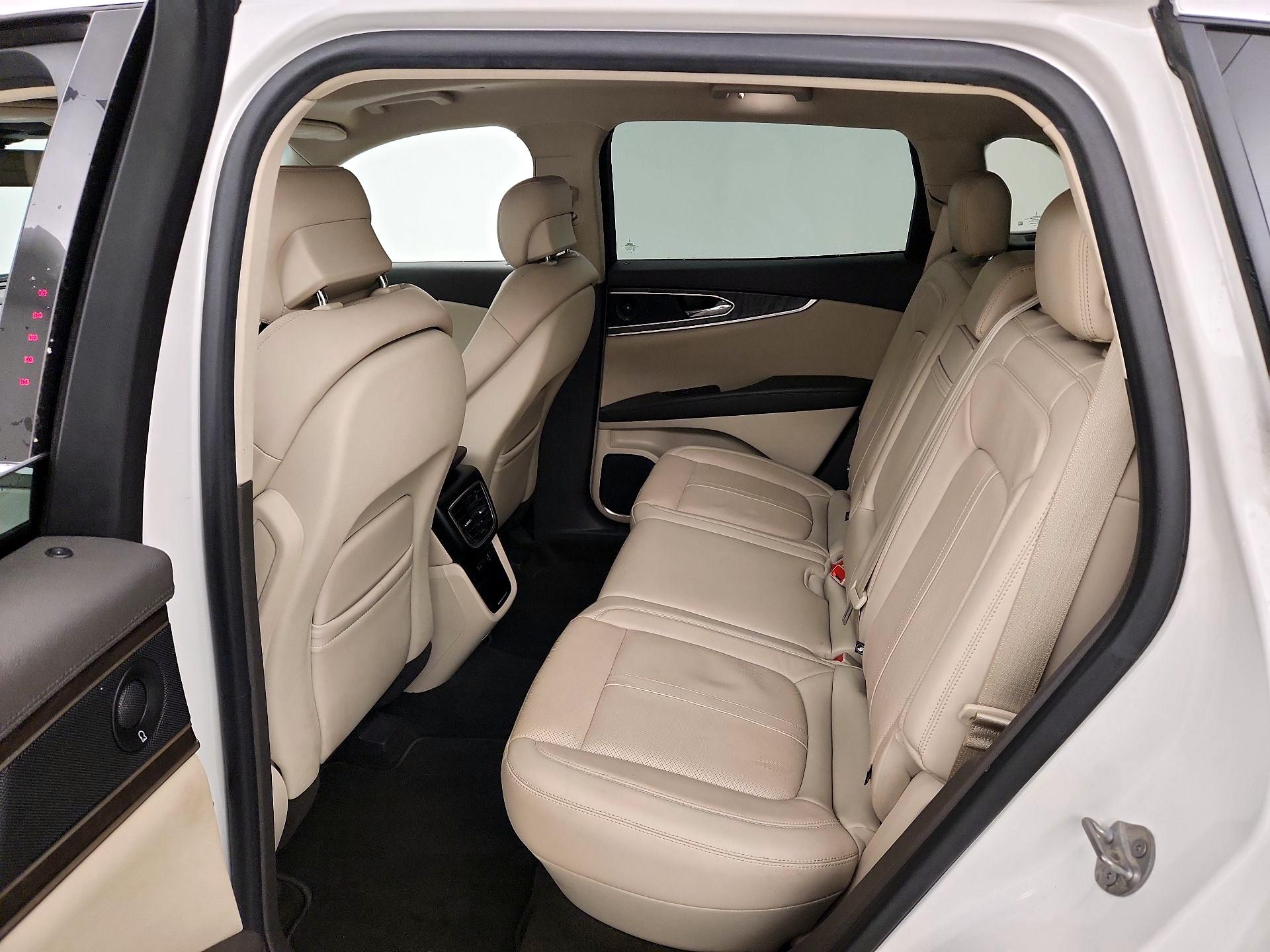 Thumbnail: 2020 Lincoln Nautilus - 20