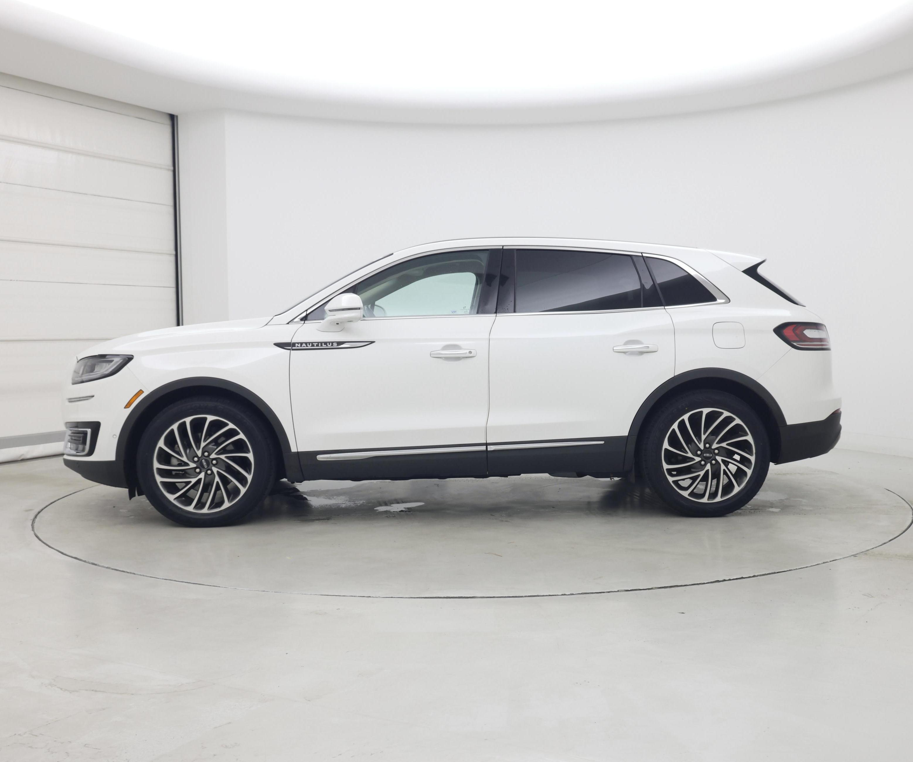 Thumbnail: 2020 Lincoln Nautilus - 3